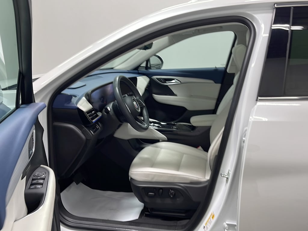 Used 2025 Buick Envision Avenir SUV