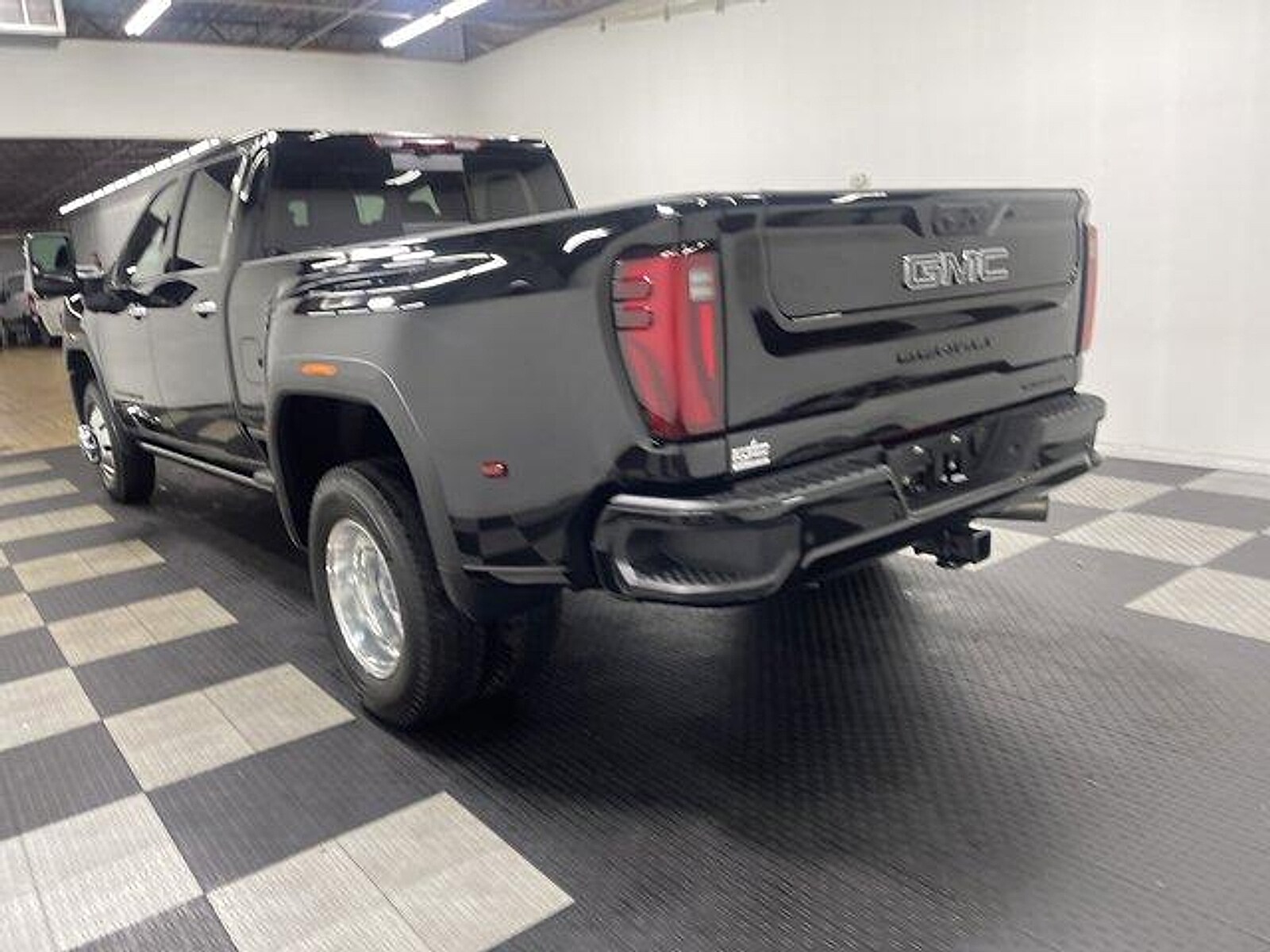 2026 GMC Sierra 3500HD Denali Ultimate - Photo 2