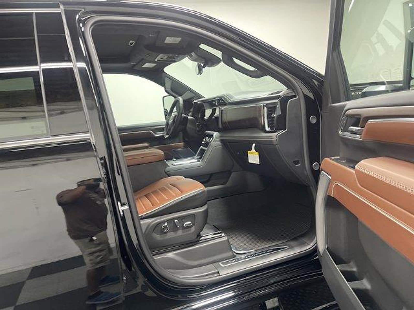 2026 GMC Sierra 3500HD Denali Ultimate - Photo 17