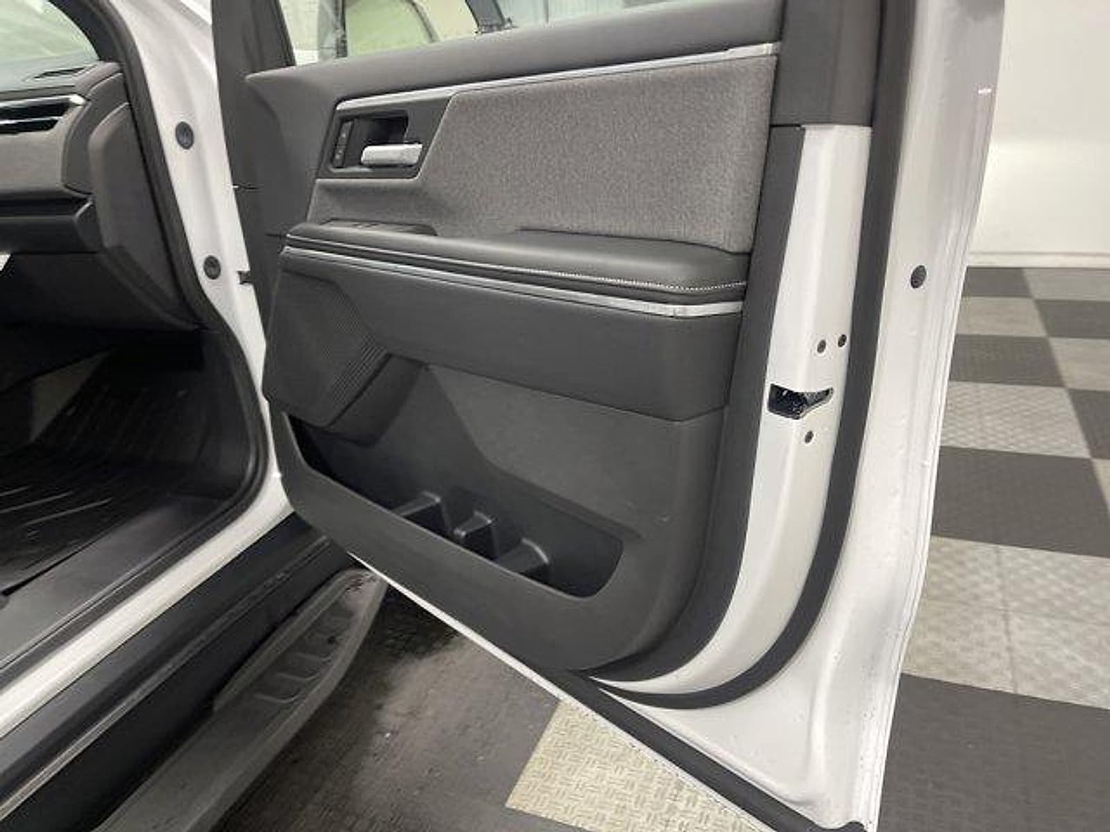 2026 GMC Sierra EV Elevation - Photo 17