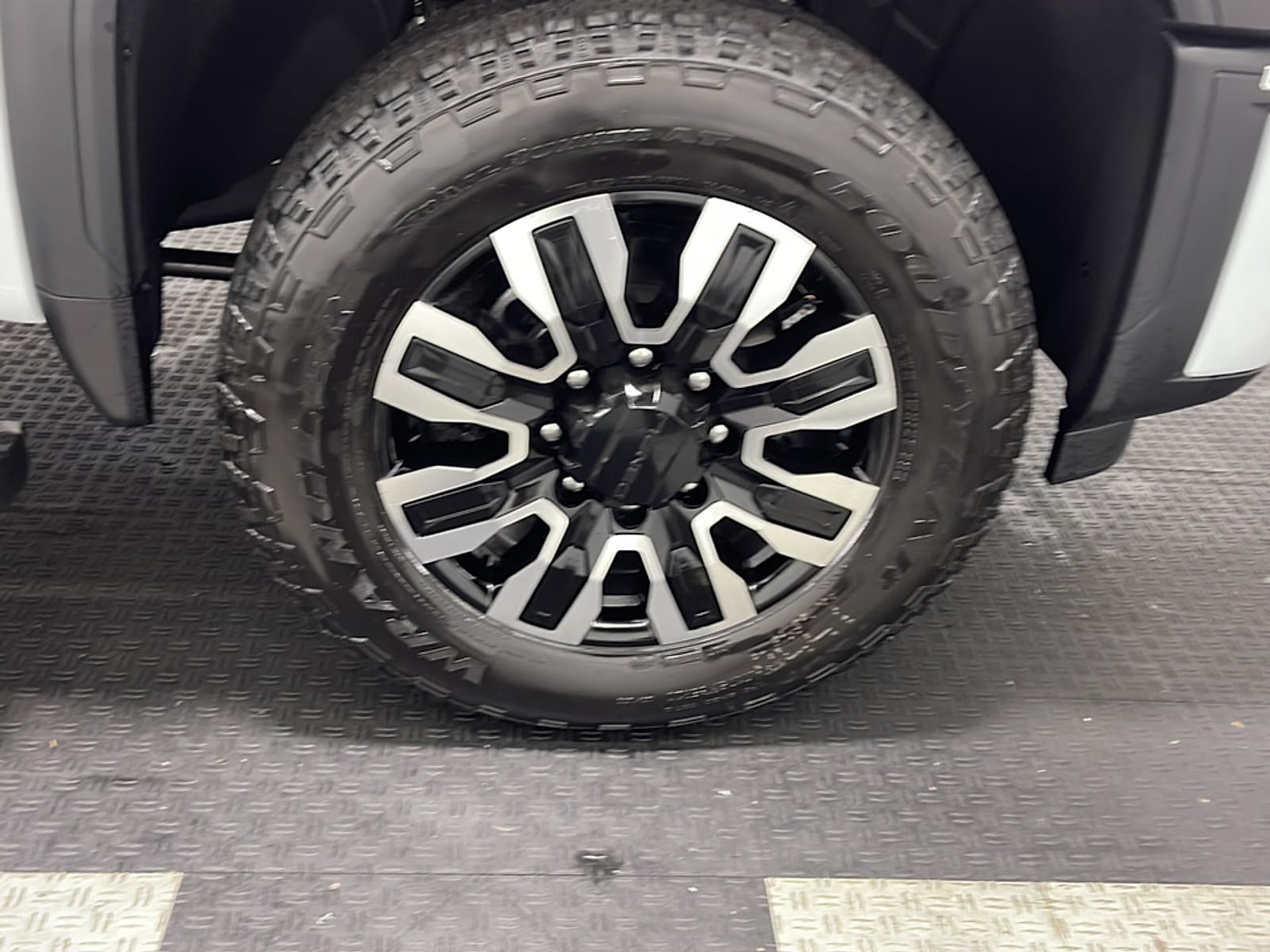 2026 GMC Sierra 2500HD Denali Ultimate - Photo 23