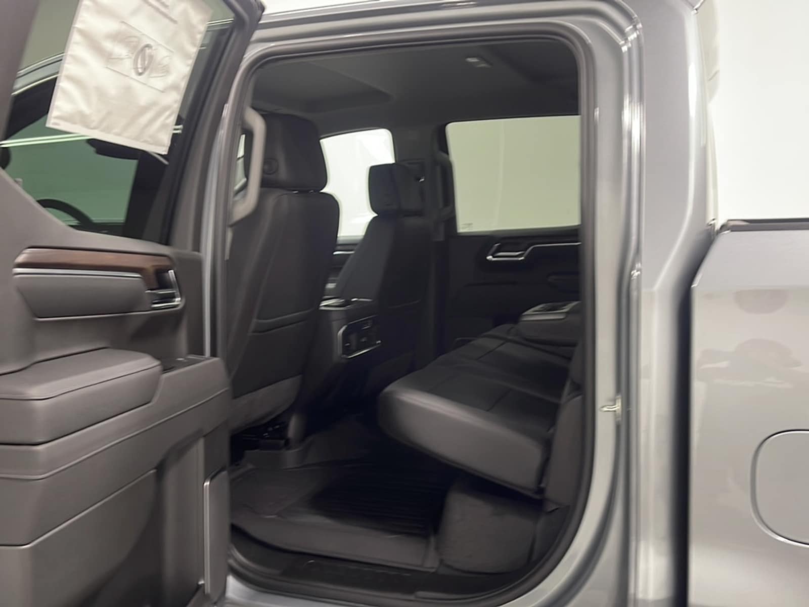 2026 GMC Sierra 1500 SLT - Photo 15