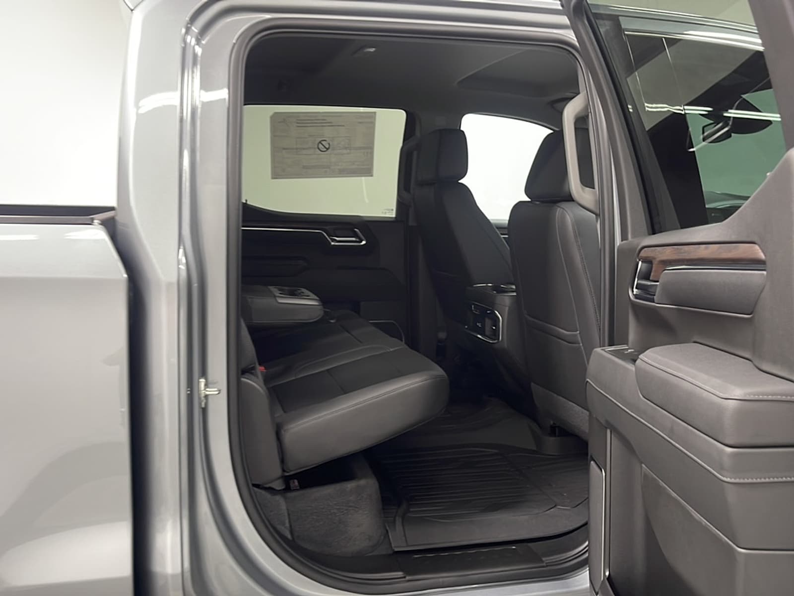 2026 GMC Sierra 1500 SLT - Photo 19