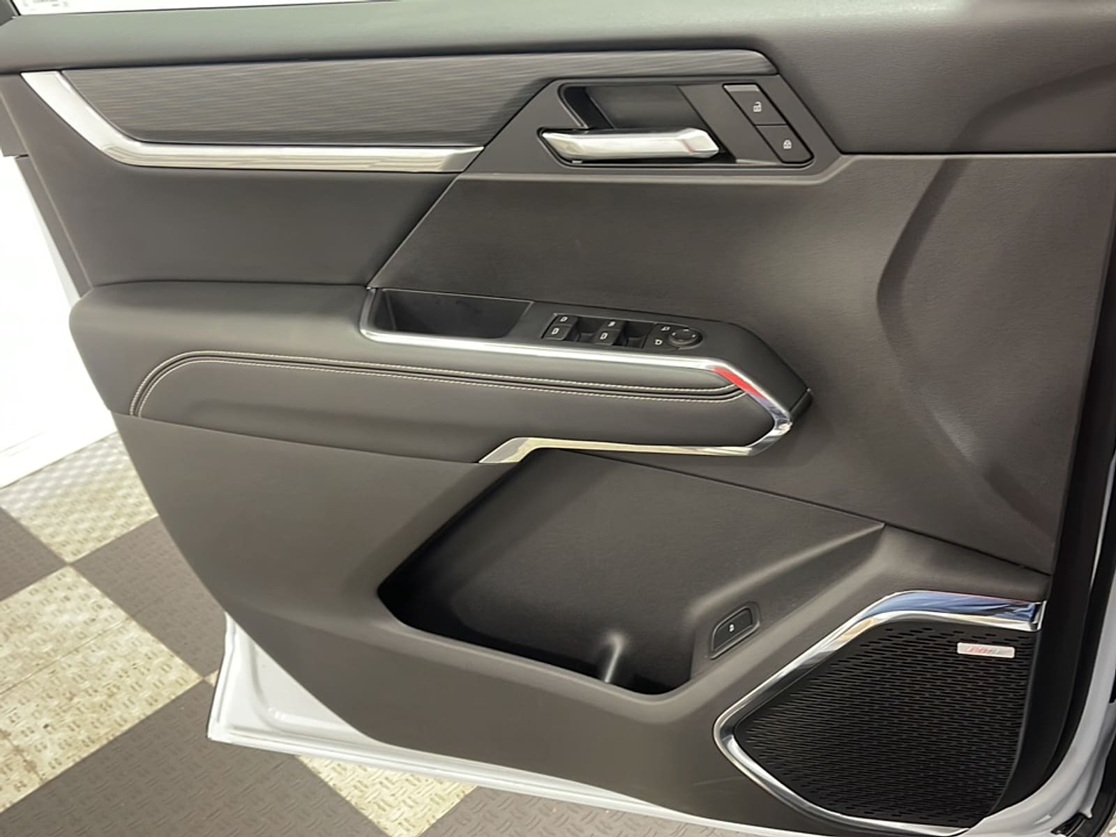 2026 GMC Acadia Elevation - Photo 13