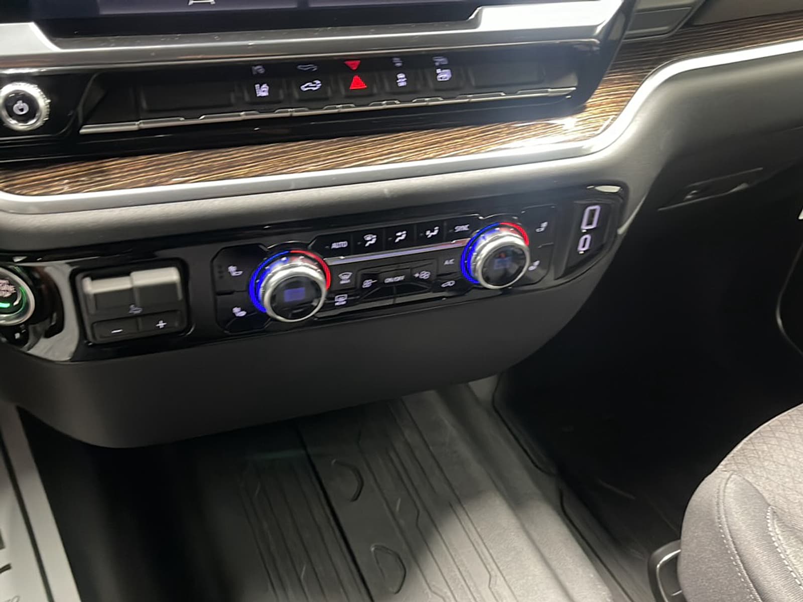 2026 GMC Sierra 2500HD SLE - Photo 11