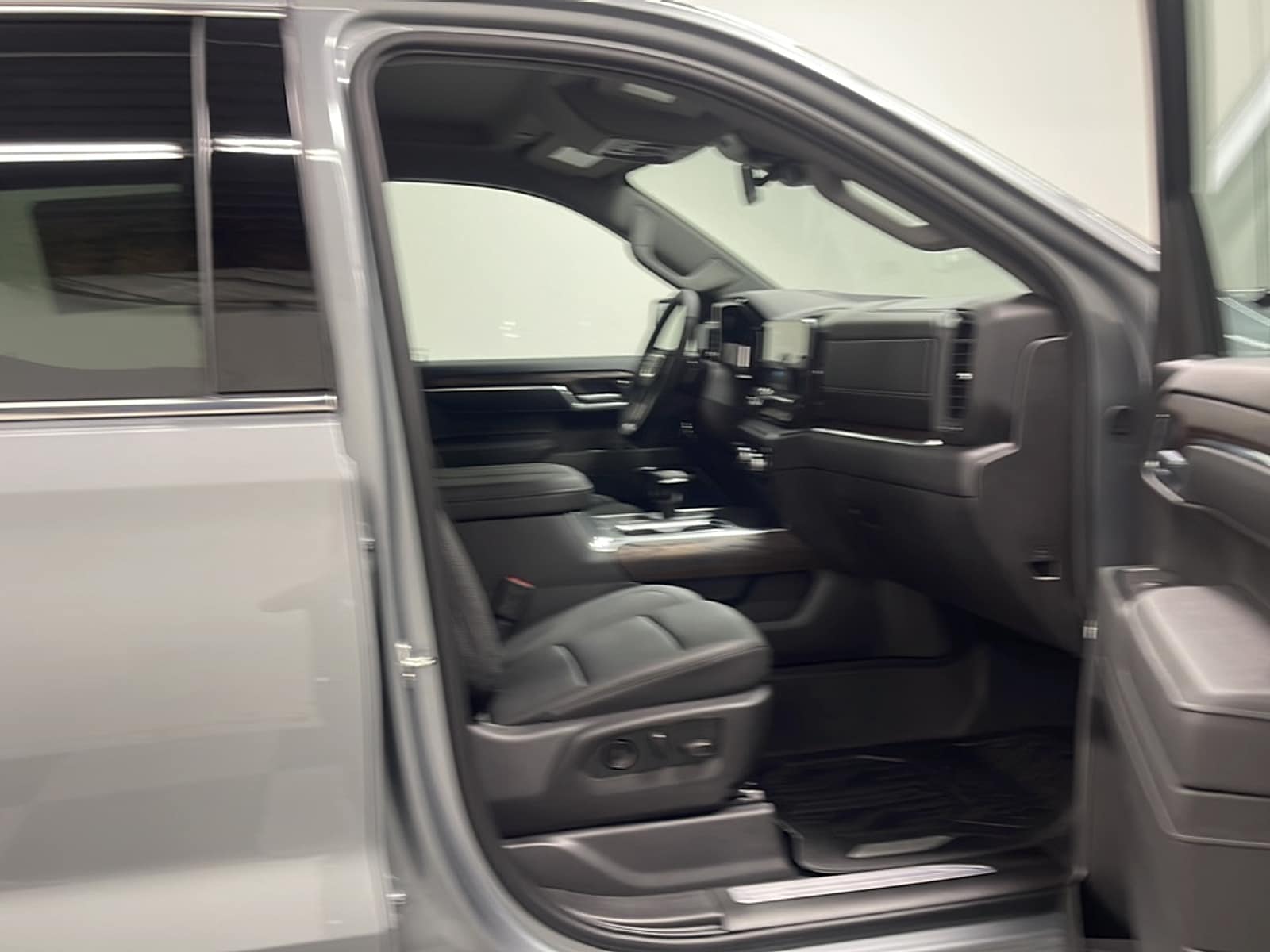 2026 GMC Sierra 1500 SLT - Photo 21
