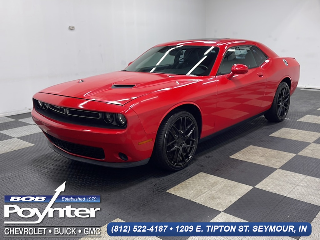 Used 2015 Dodge Challenger SXT