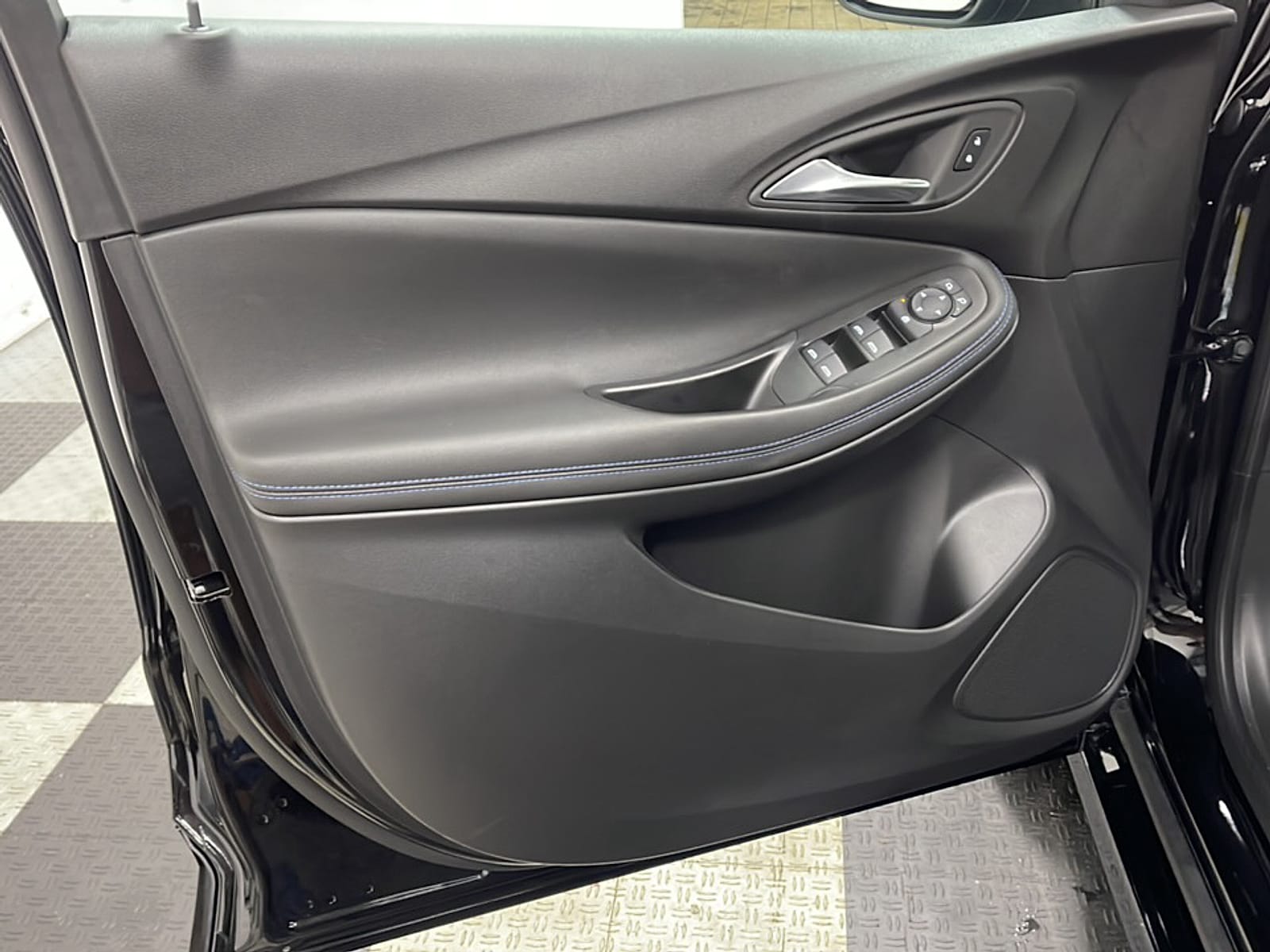 2026 Buick Encore GX Sport Touring - Photo 12