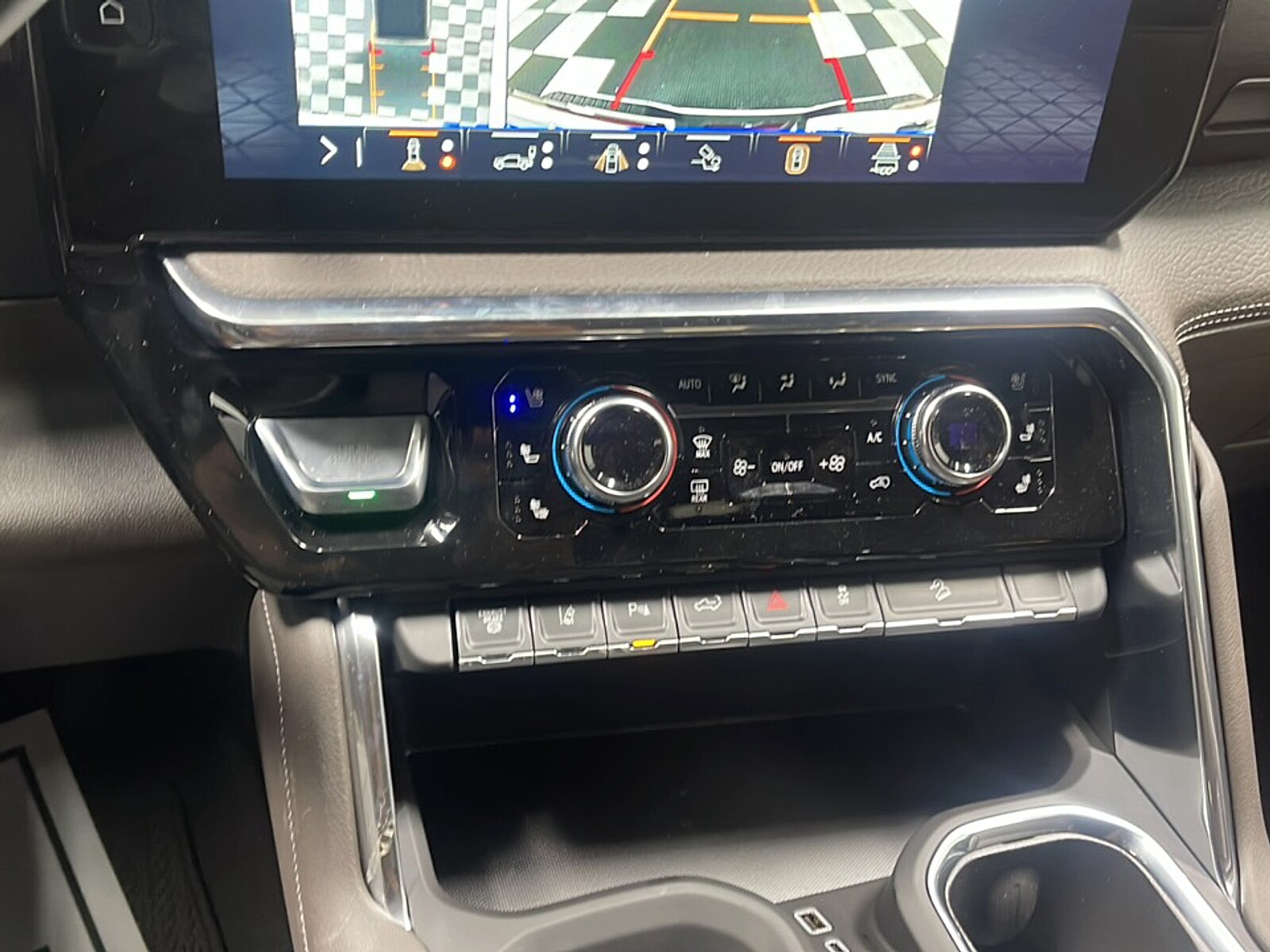 2026 GMC Sierra 2500HD Denali - Photo 11