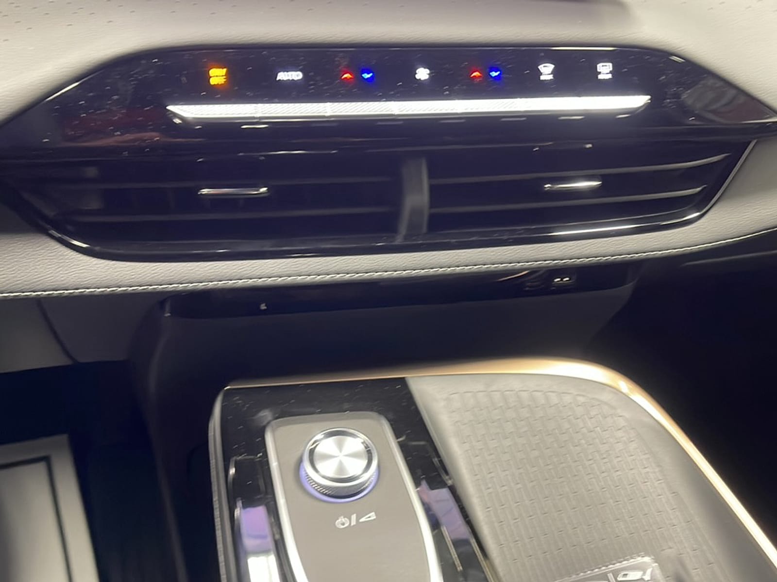 2026 Buick Enclave Avenir - Photo 11