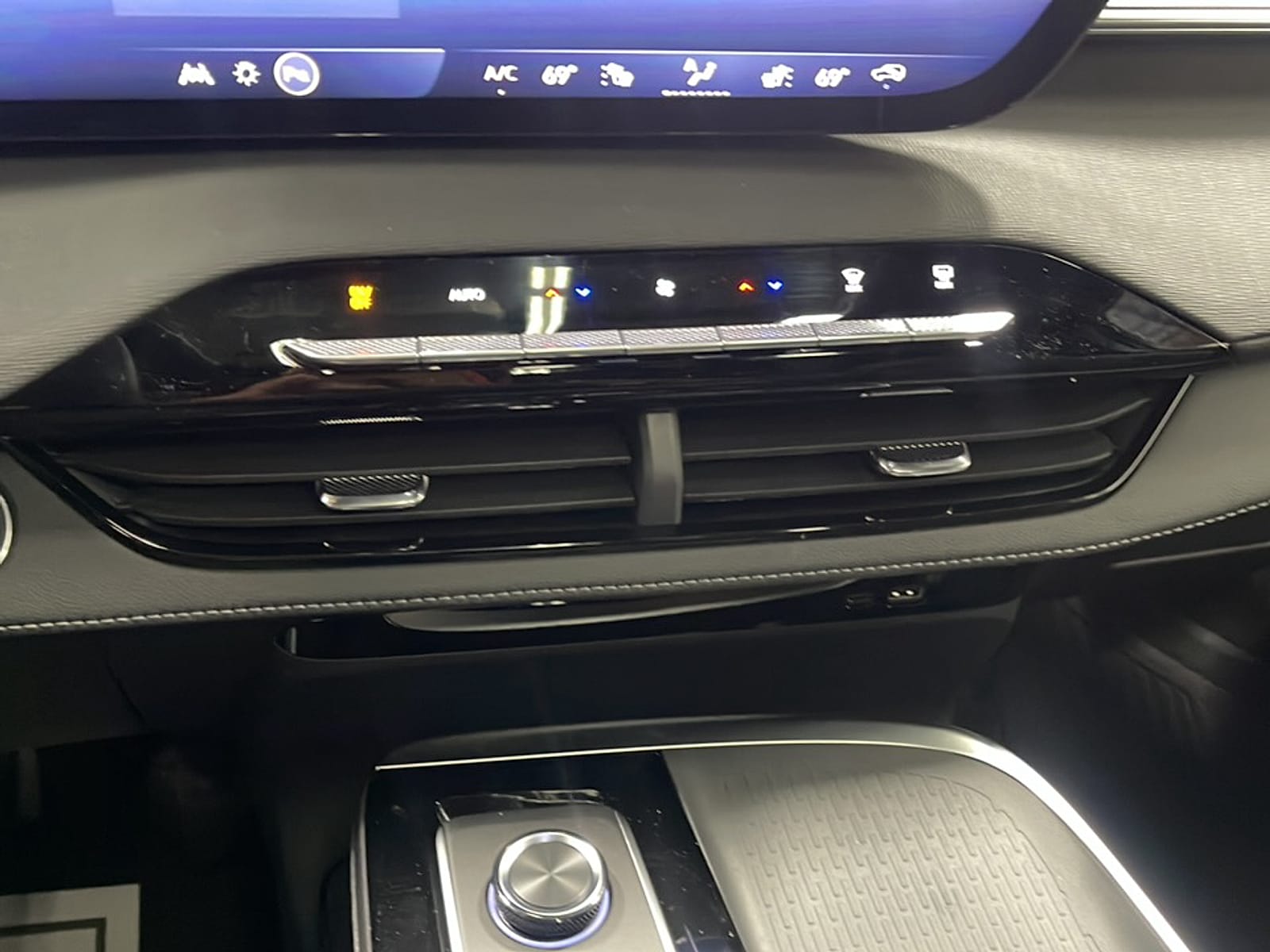 2026 Buick Enclave Sport Touring - Photo 11
