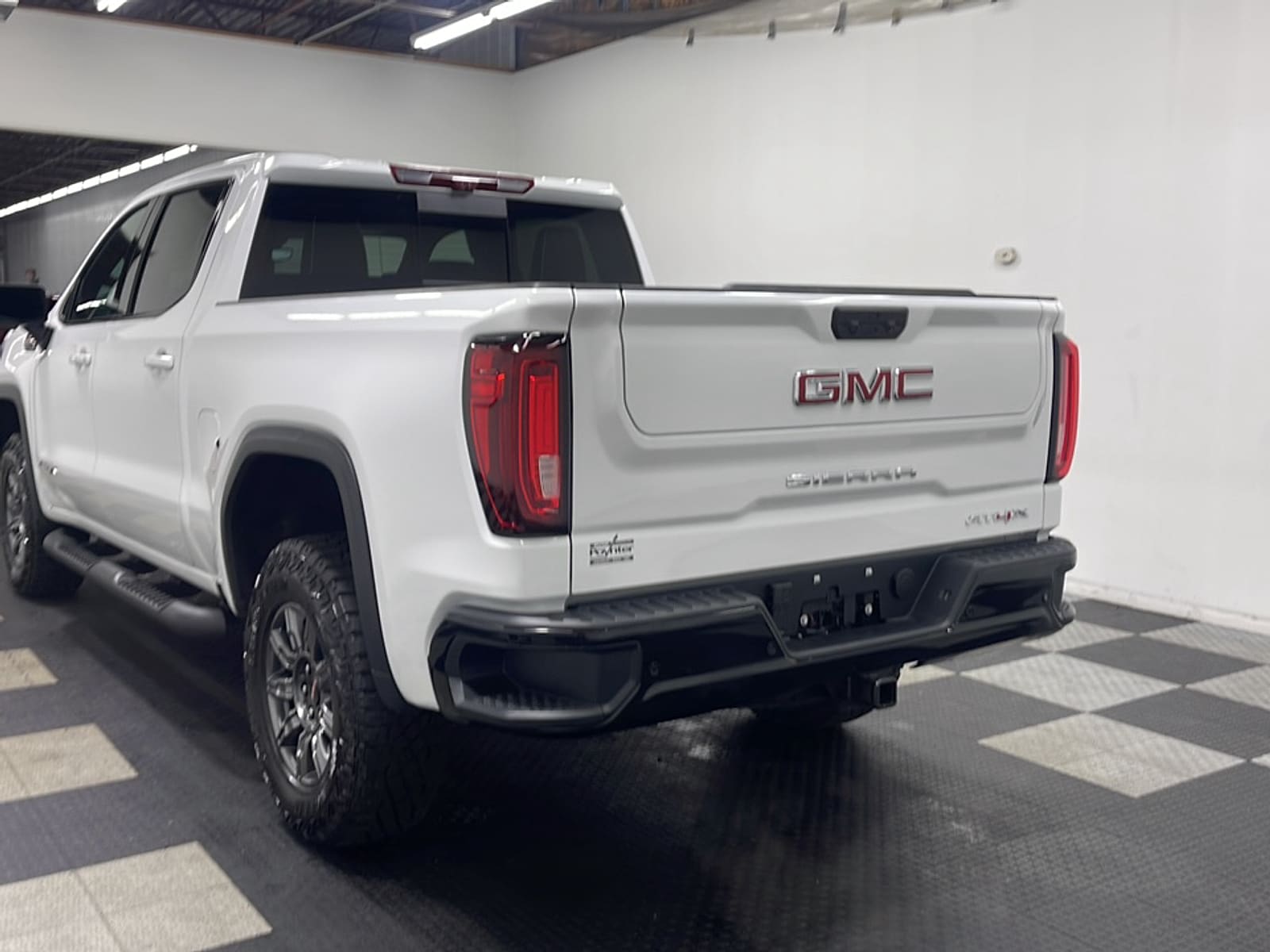 2026 GMC Sierra 1500 AT4X - Photo 17