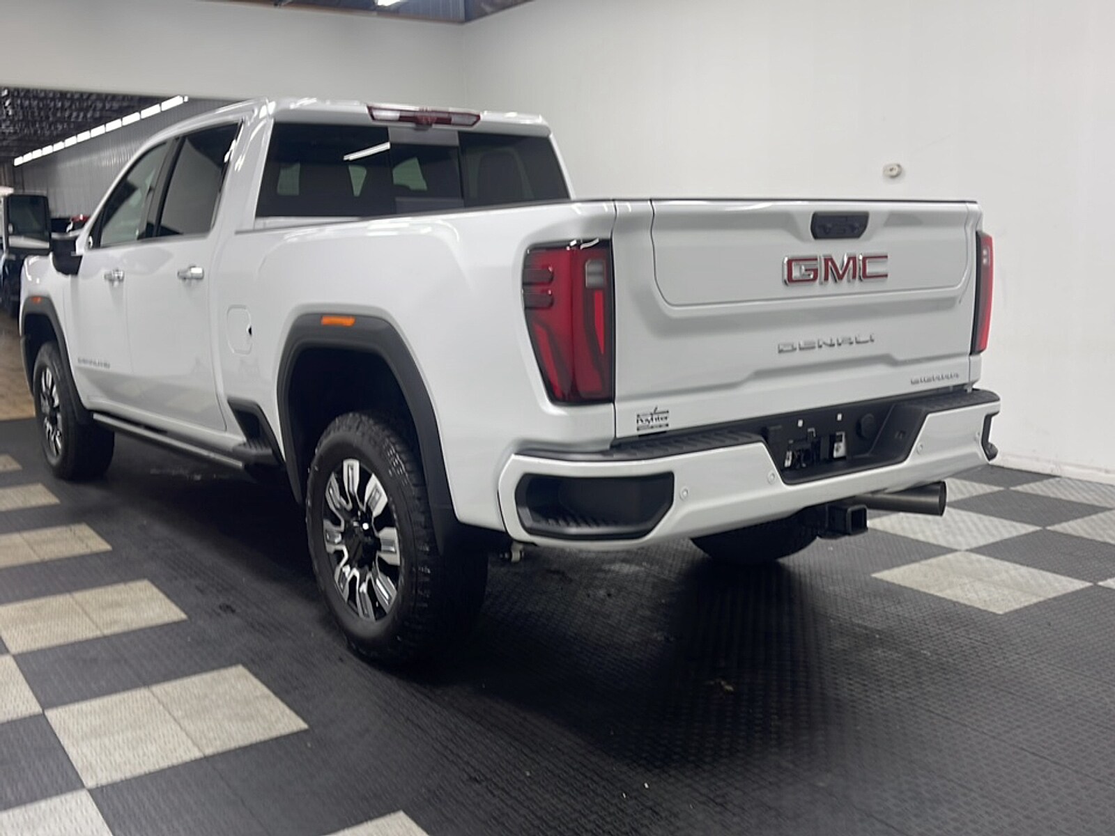2026 GMC Sierra 2500HD Denali - Photo 17
