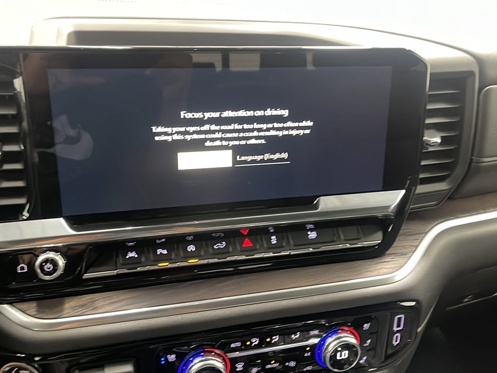 2026 GMC Sierra 1500 SLT - Photo 8
