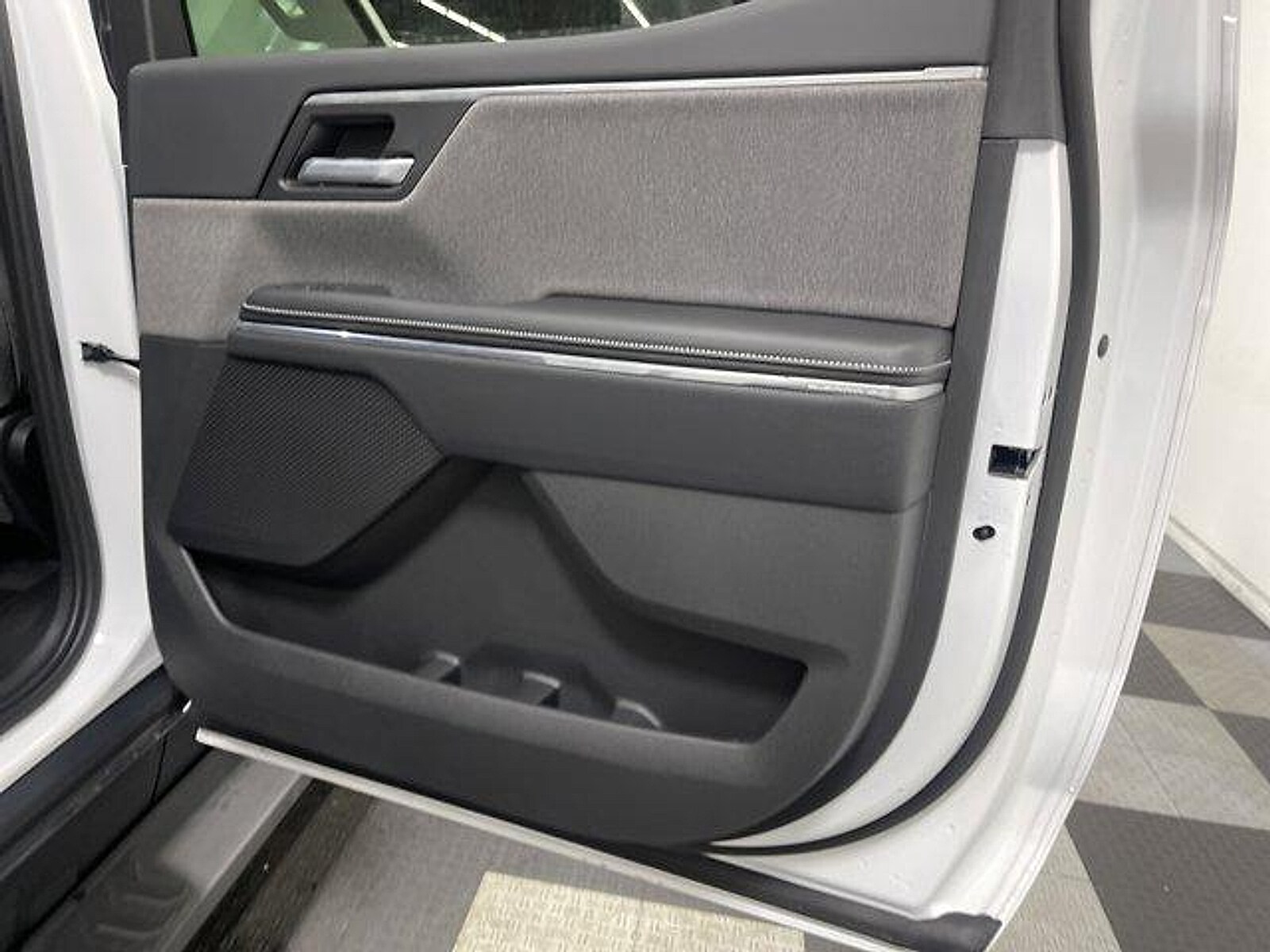 2026 GMC Sierra EV Elevation - Photo 13