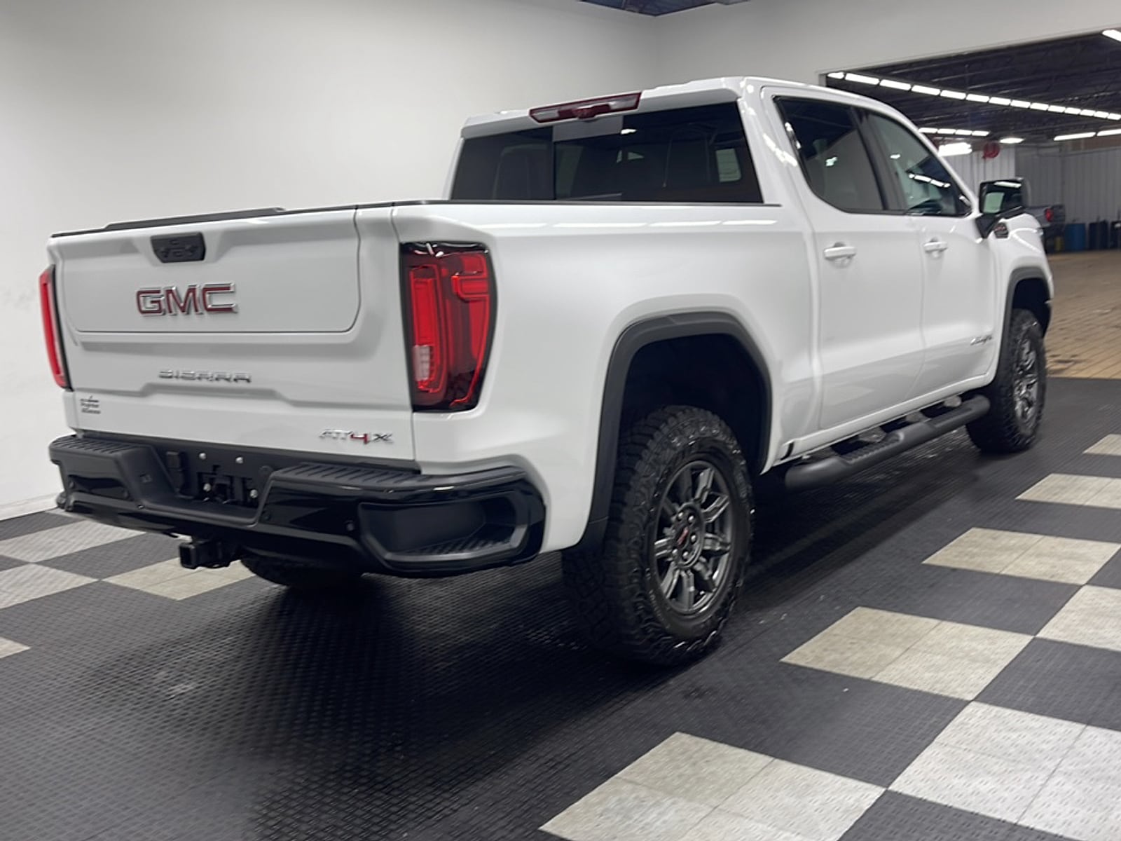 2026 GMC Sierra 1500 AT4X - Photo 19