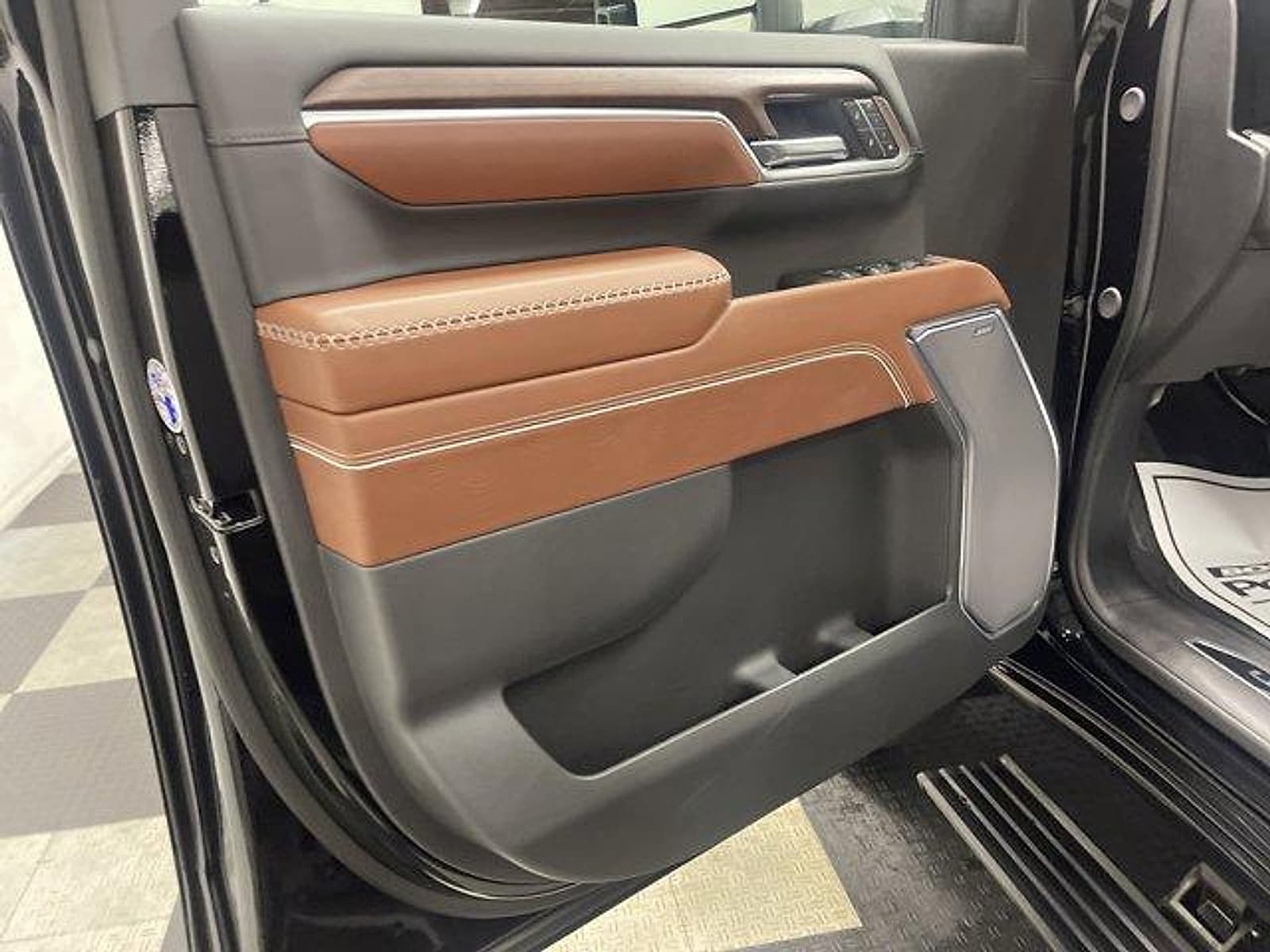 2026 GMC Sierra 3500HD Denali Ultimate - Photo 8