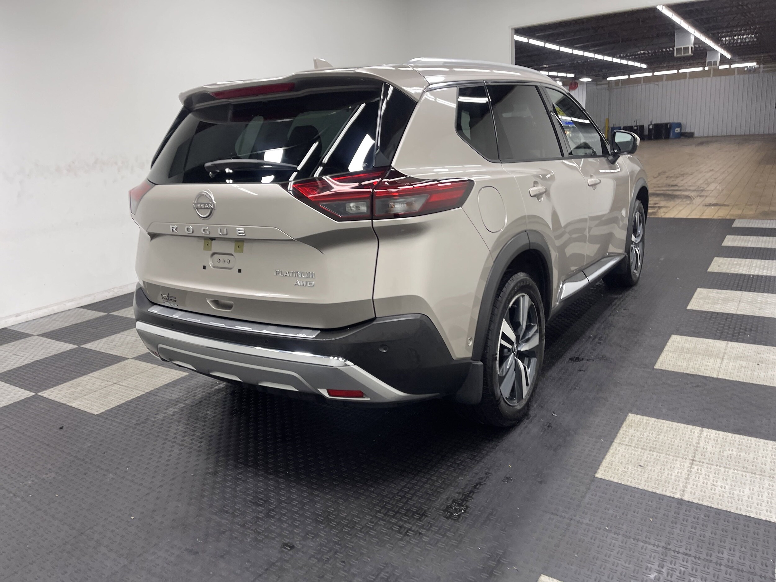 2023 Nissan Rogue Platinum photo 4