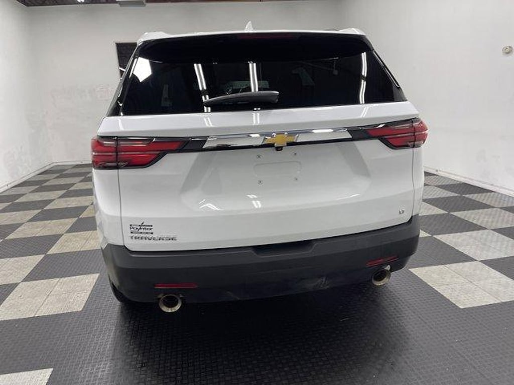 Used 2023 Chevrolet Traverse LT Cloth SUV