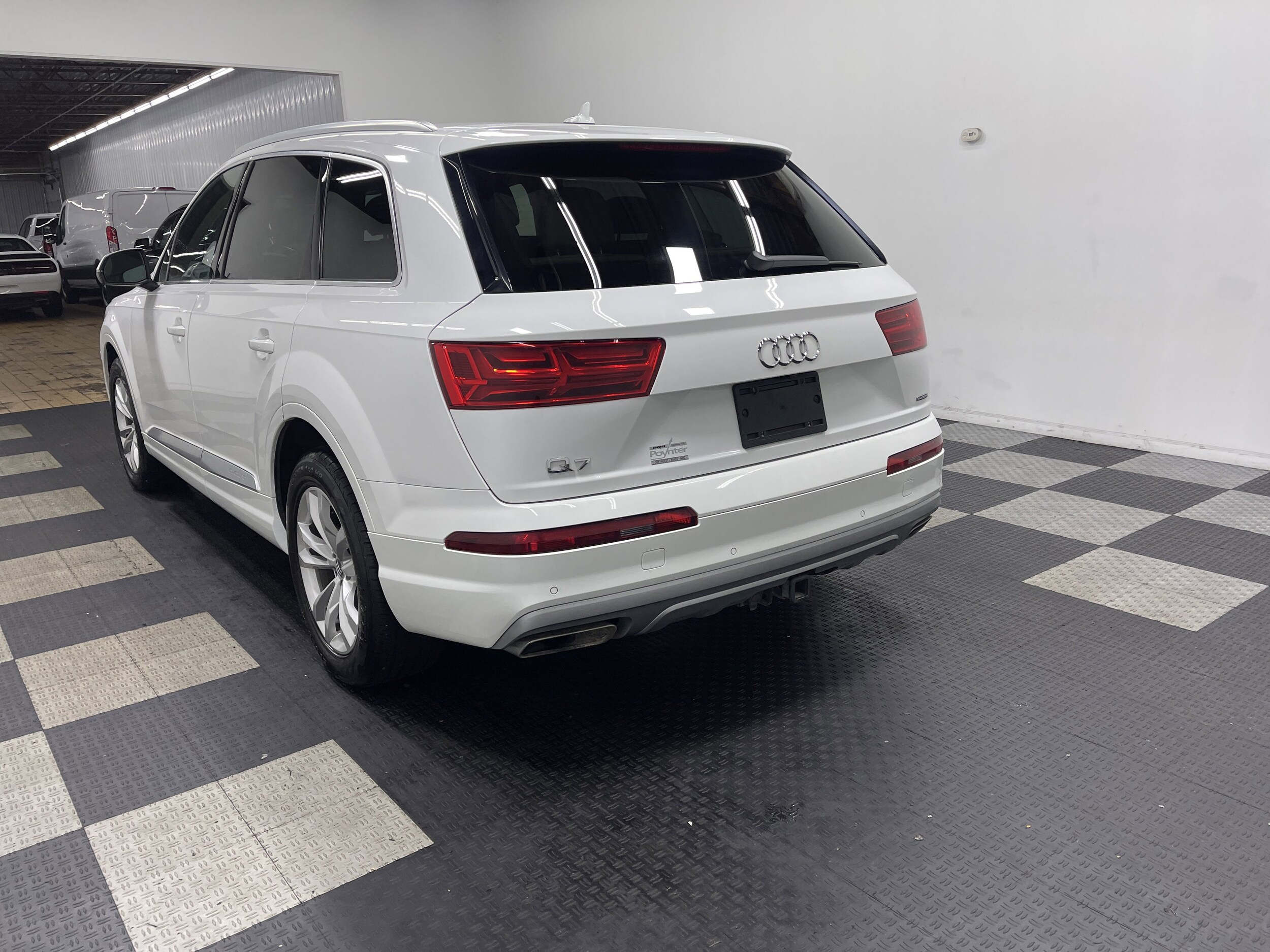 2019 Audi Q7 Premium photo 2