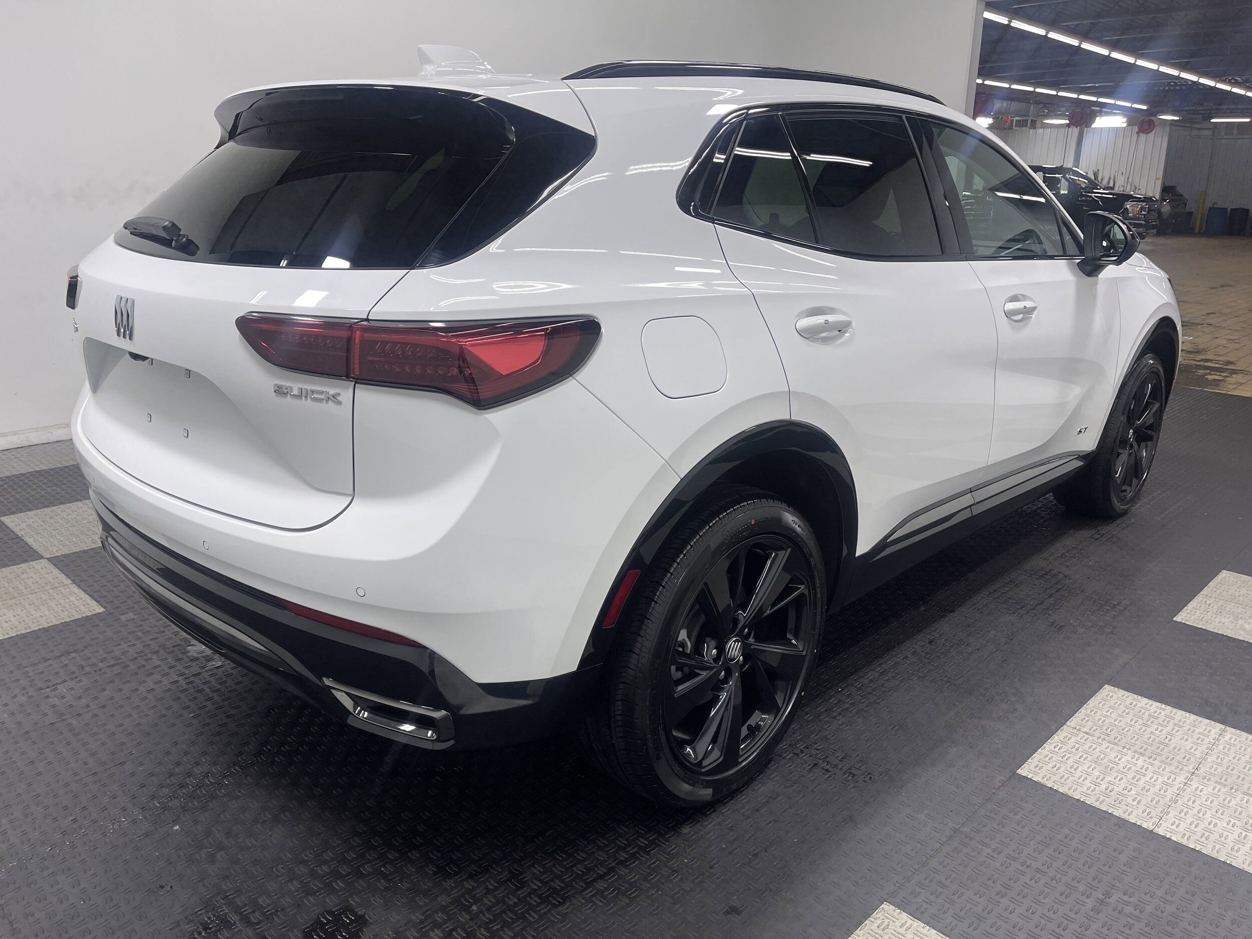 2025 Buick Envision Sport Touring photo 4