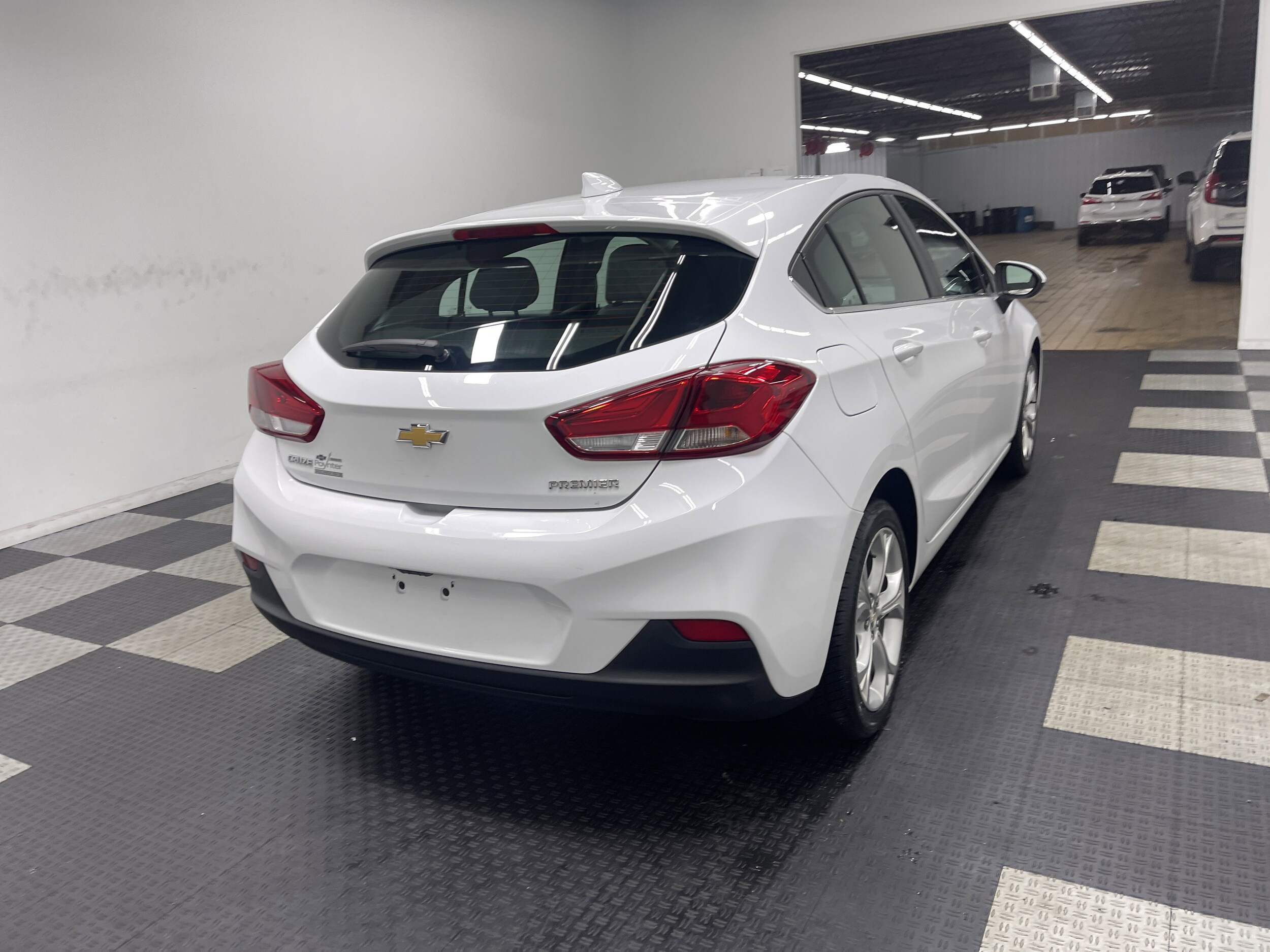 2019 Chevrolet Cruze Premier photo 4