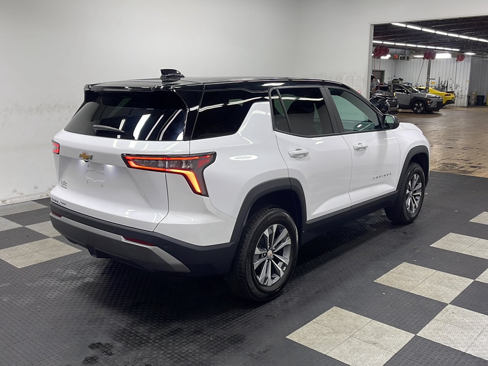 2027 Chevrolet Equinox LT - Photo 19
