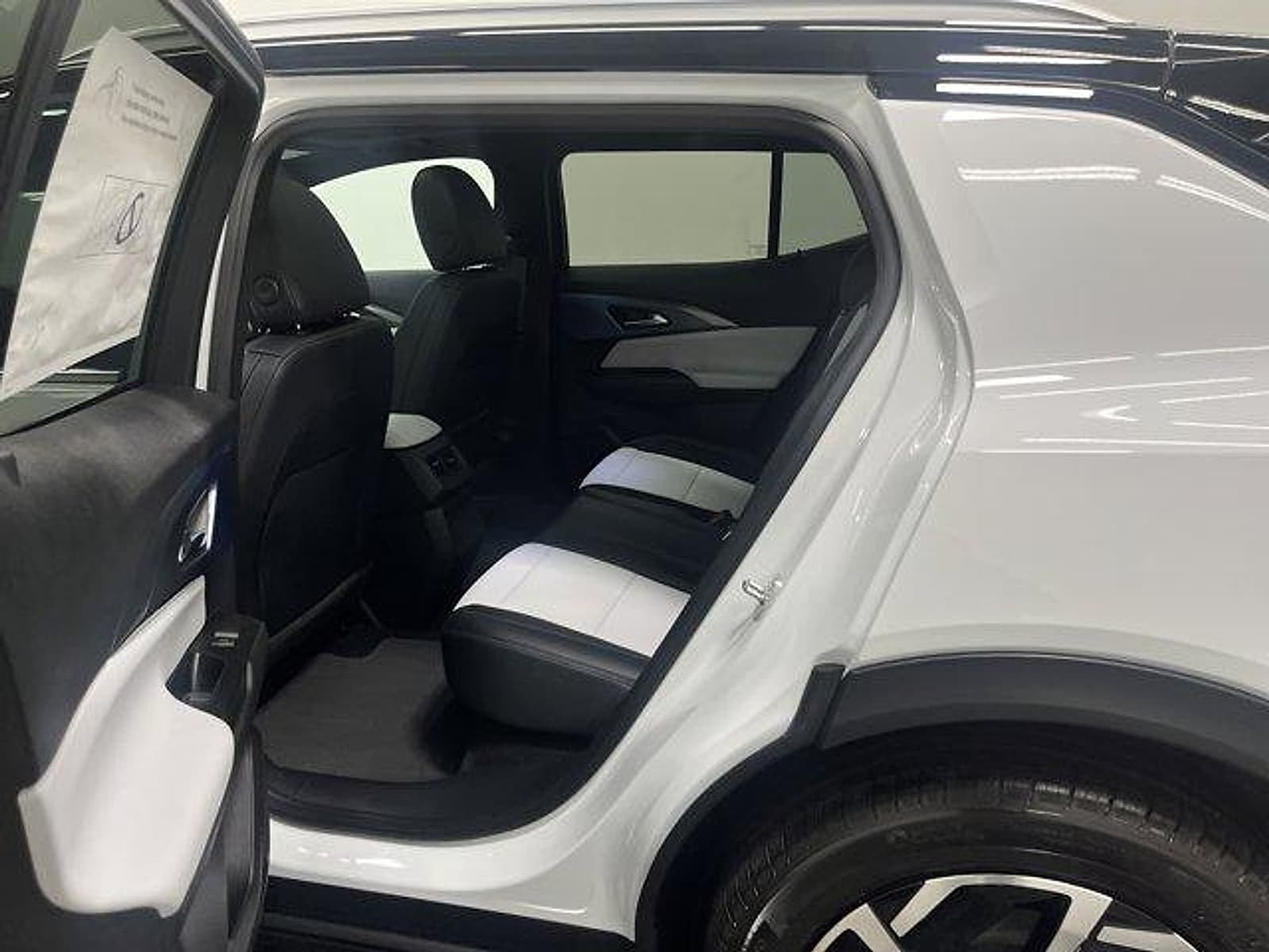 2026 Chevrolet Equinox EV 2LT - Photo 10