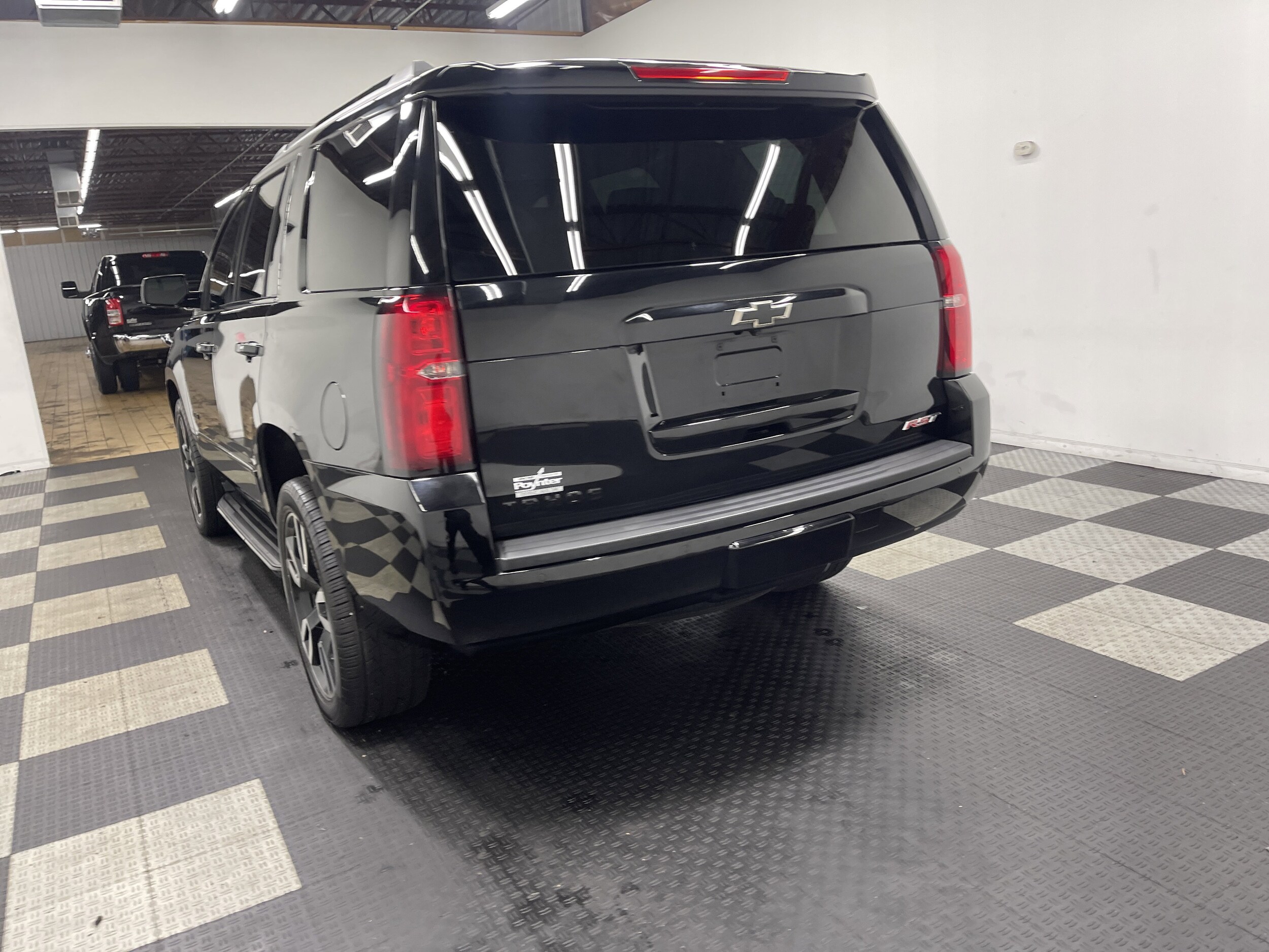 2020 Chevrolet Tahoe Premier photo 2