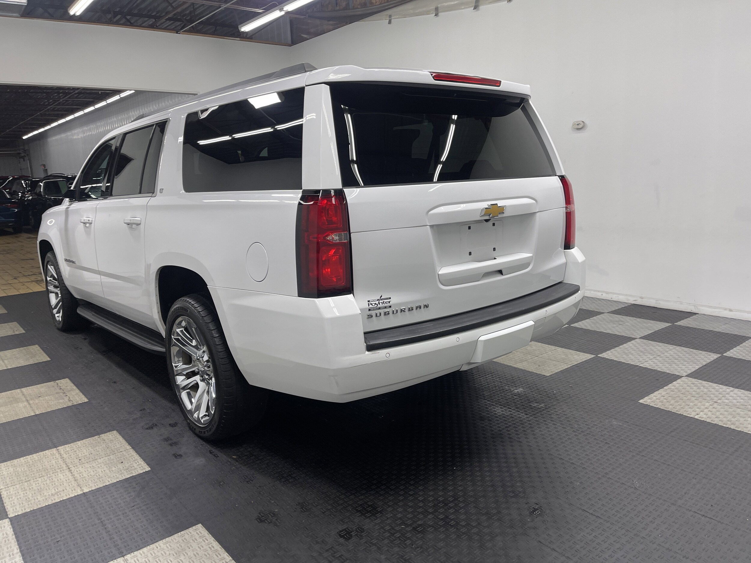 2020 Chevrolet Suburban LT photo 2