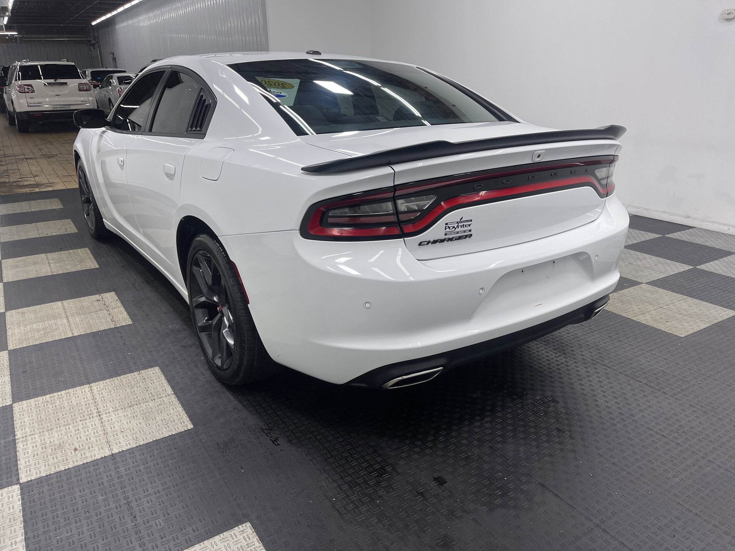 2020 Dodge Charger SXT photo 2