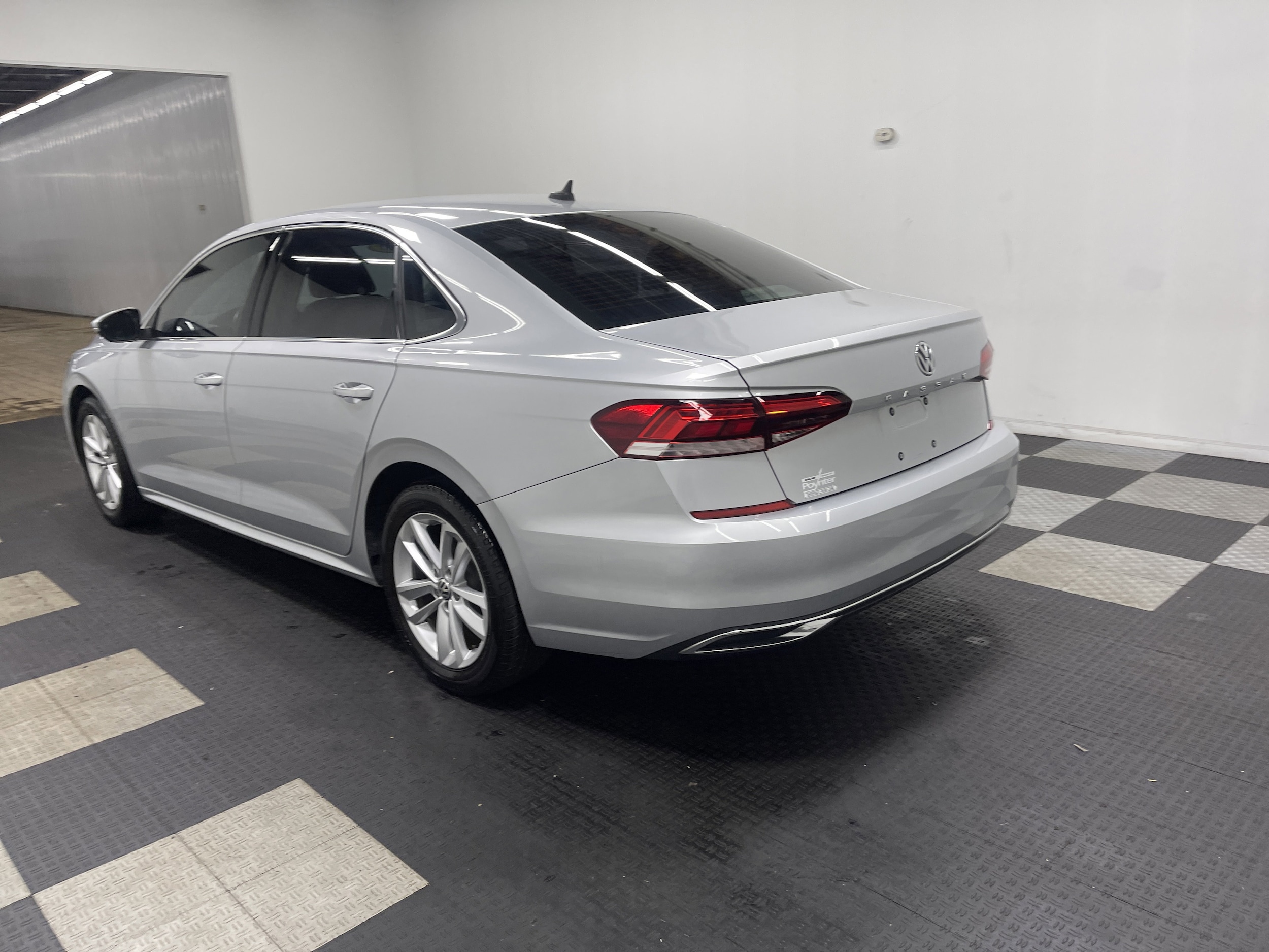 1VWSA7A37LC025064