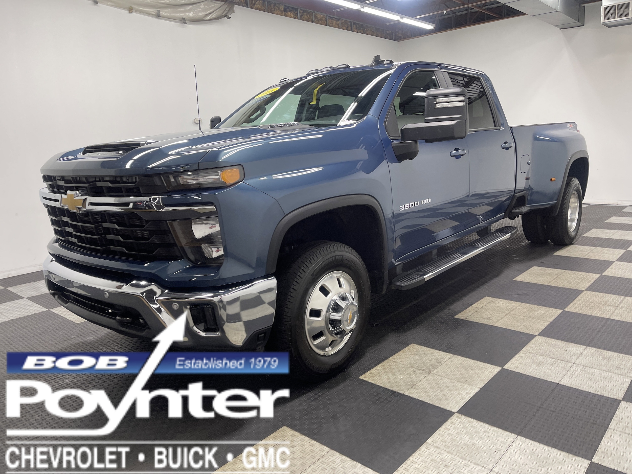 2025 Chevrolet Silverado 3500 HD Truck Crew Cab 