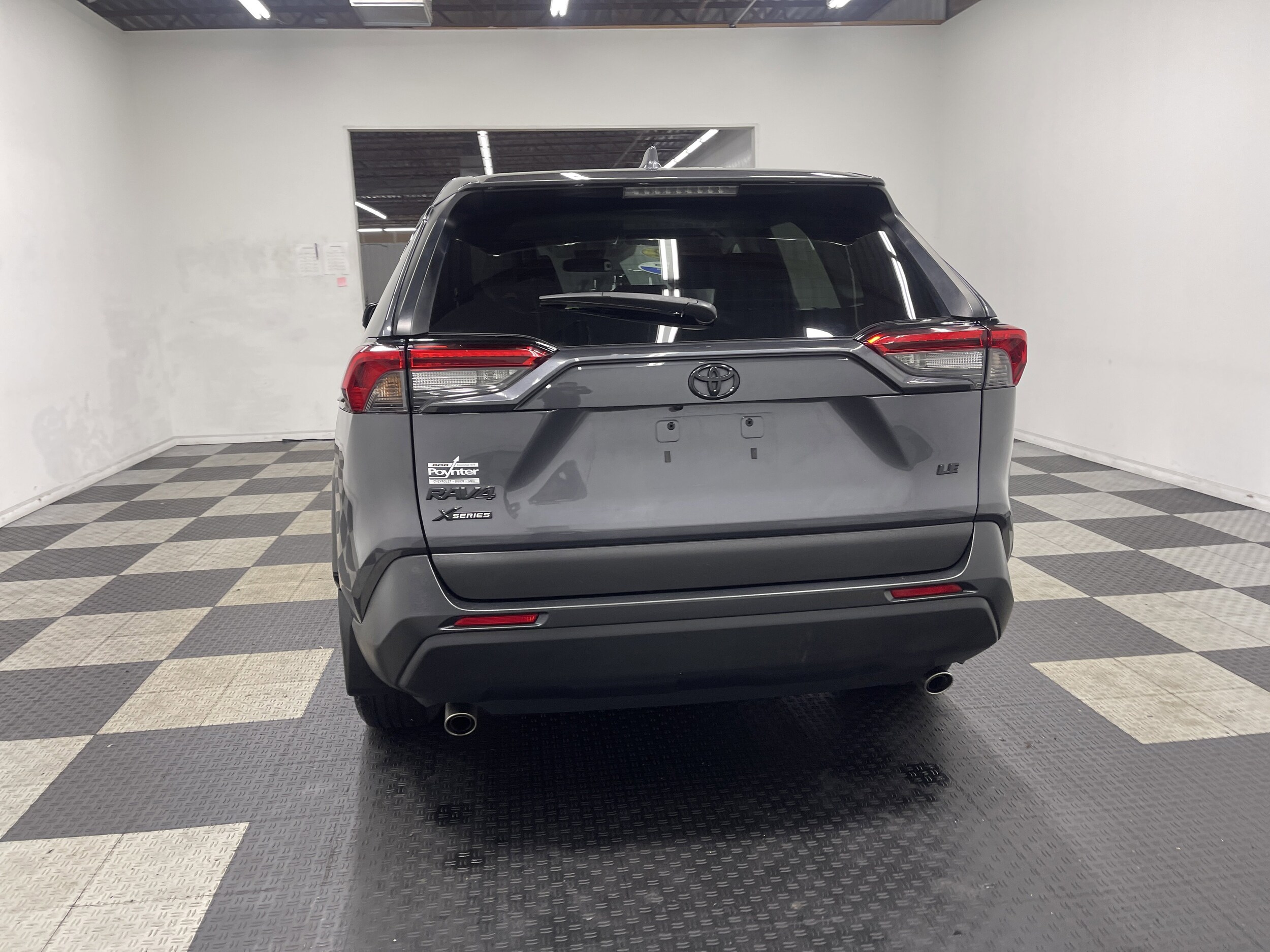 2022 Toyota RAV4 LE photo 3