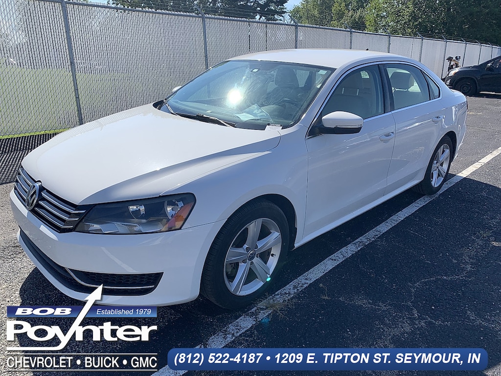 Used 2014 Volkswagen Passat SE Sedan