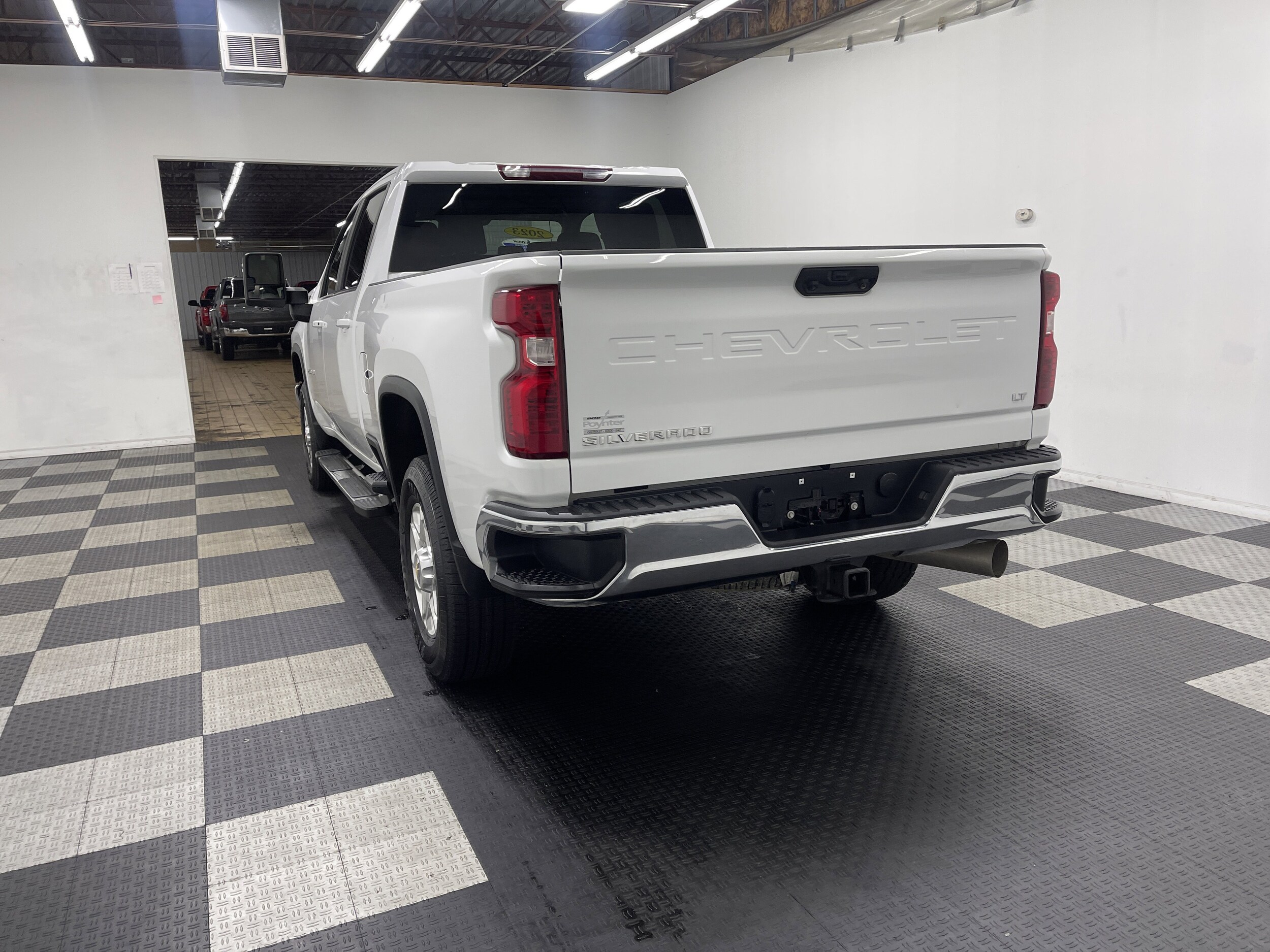 2023 Chevrolet Silverado 2500HD LT photo 2