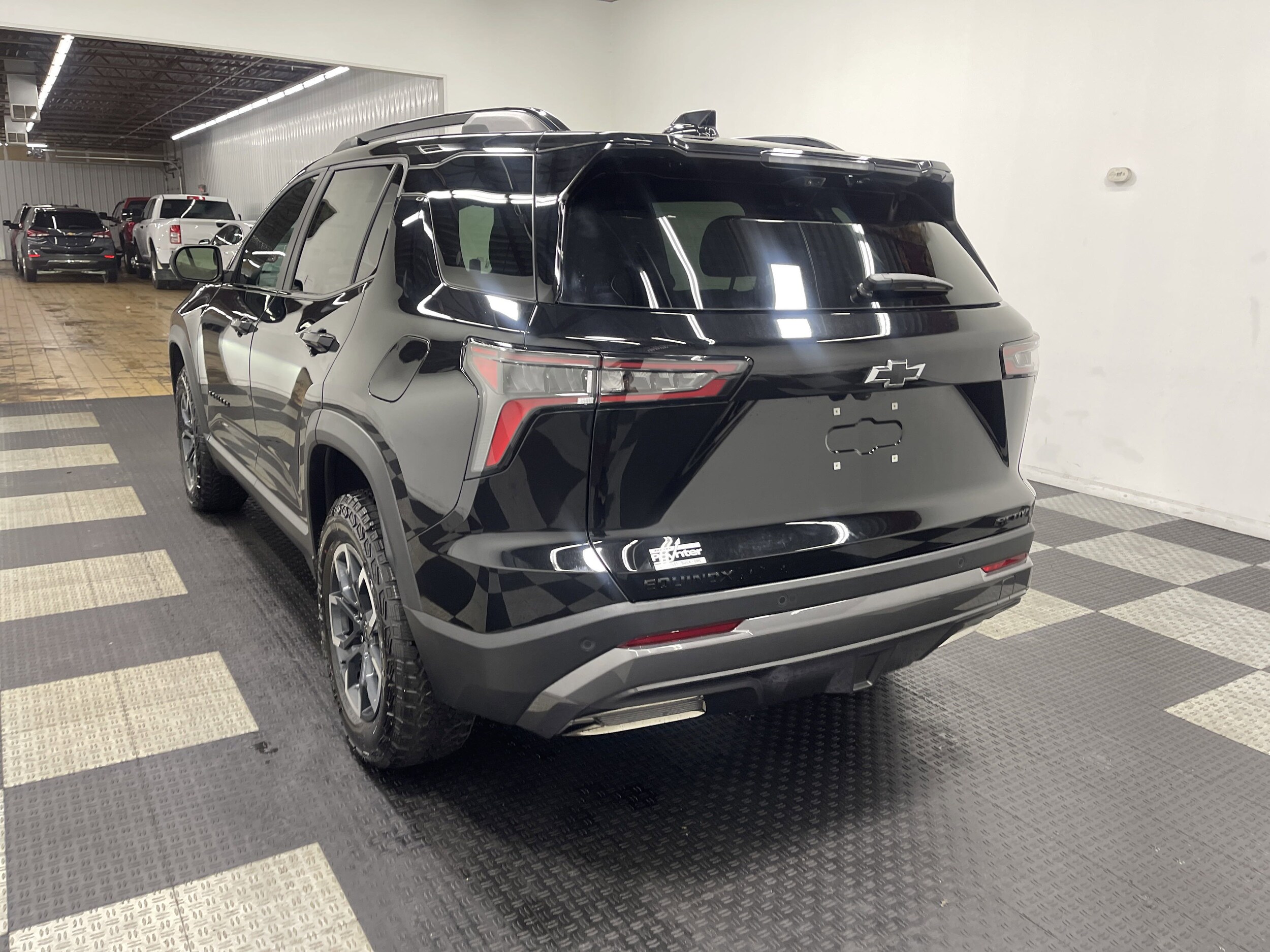 2025 Chevrolet Equinox ACTIV photo 2