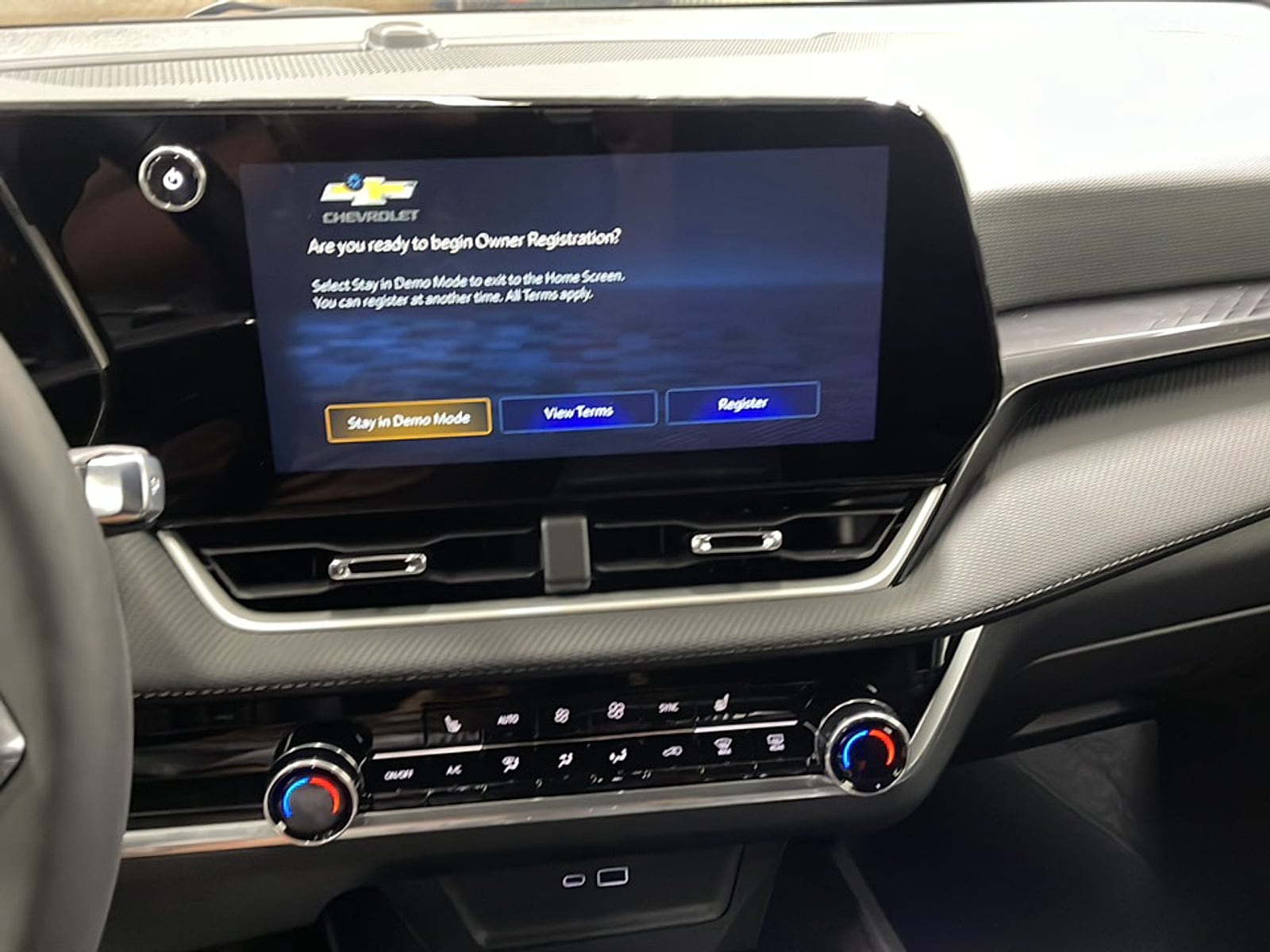 2027 Chevrolet Equinox LT - Photo 8