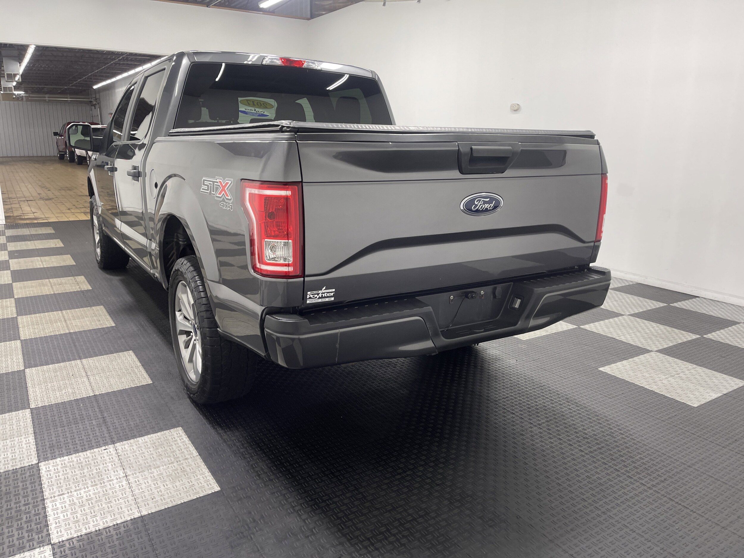 2017 Ford F-150 XL photo 2