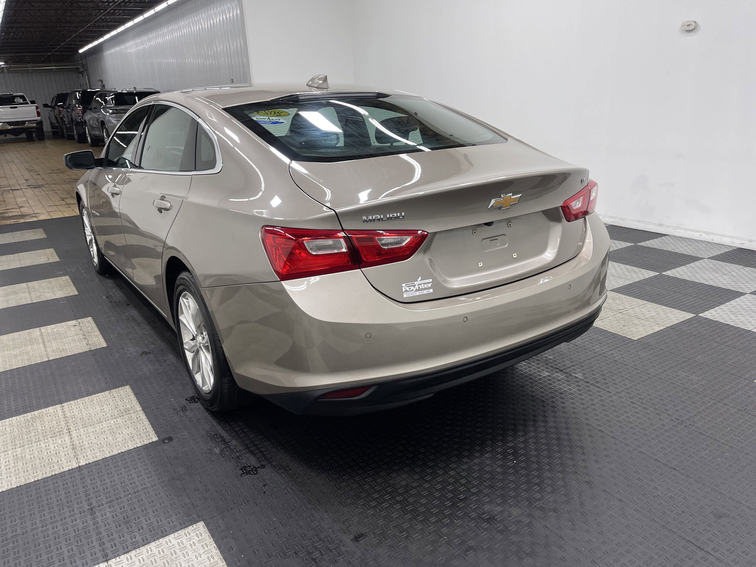 2024 Chevrolet Malibu 1LT photo 2