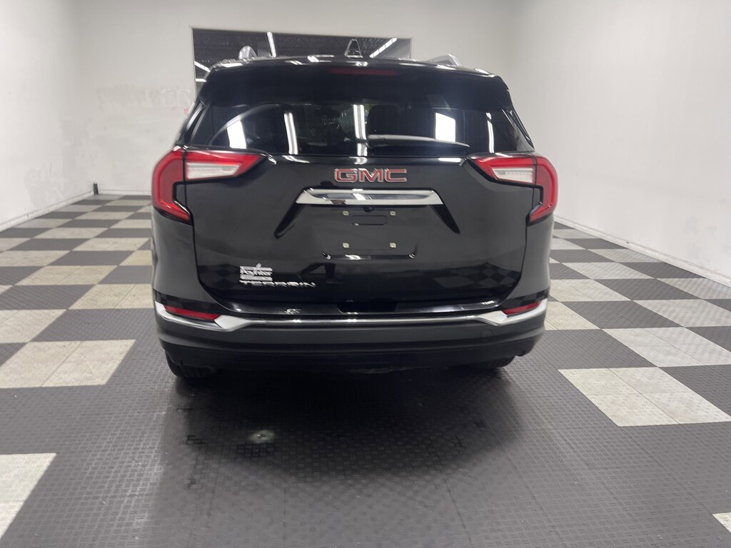 Used 2024 GMC Terrain SLT SUV