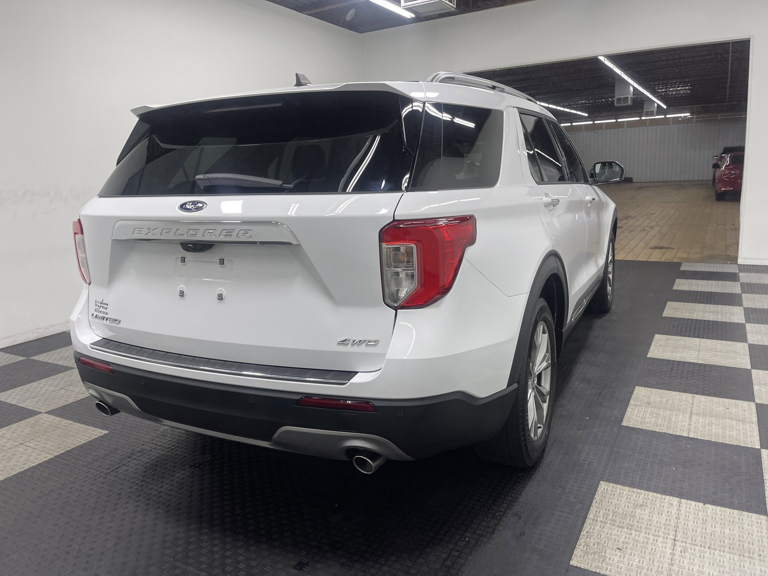 2024 Ford Explorer Limited photo 4