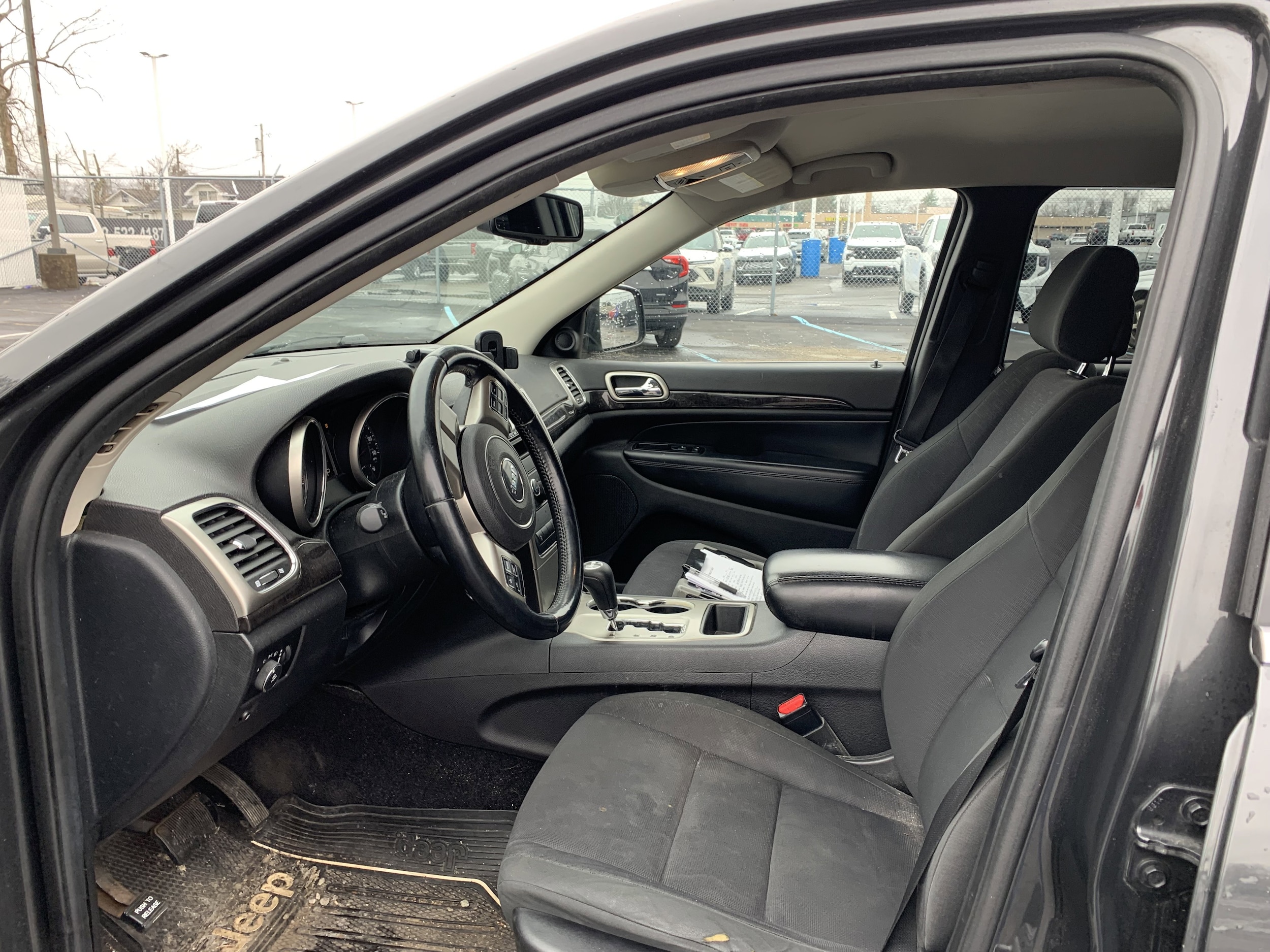 Used 2011 Jeep Grand Cherokee Laredo with VIN 1J4RR4GG8BC622820 for sale in Seymour, IN