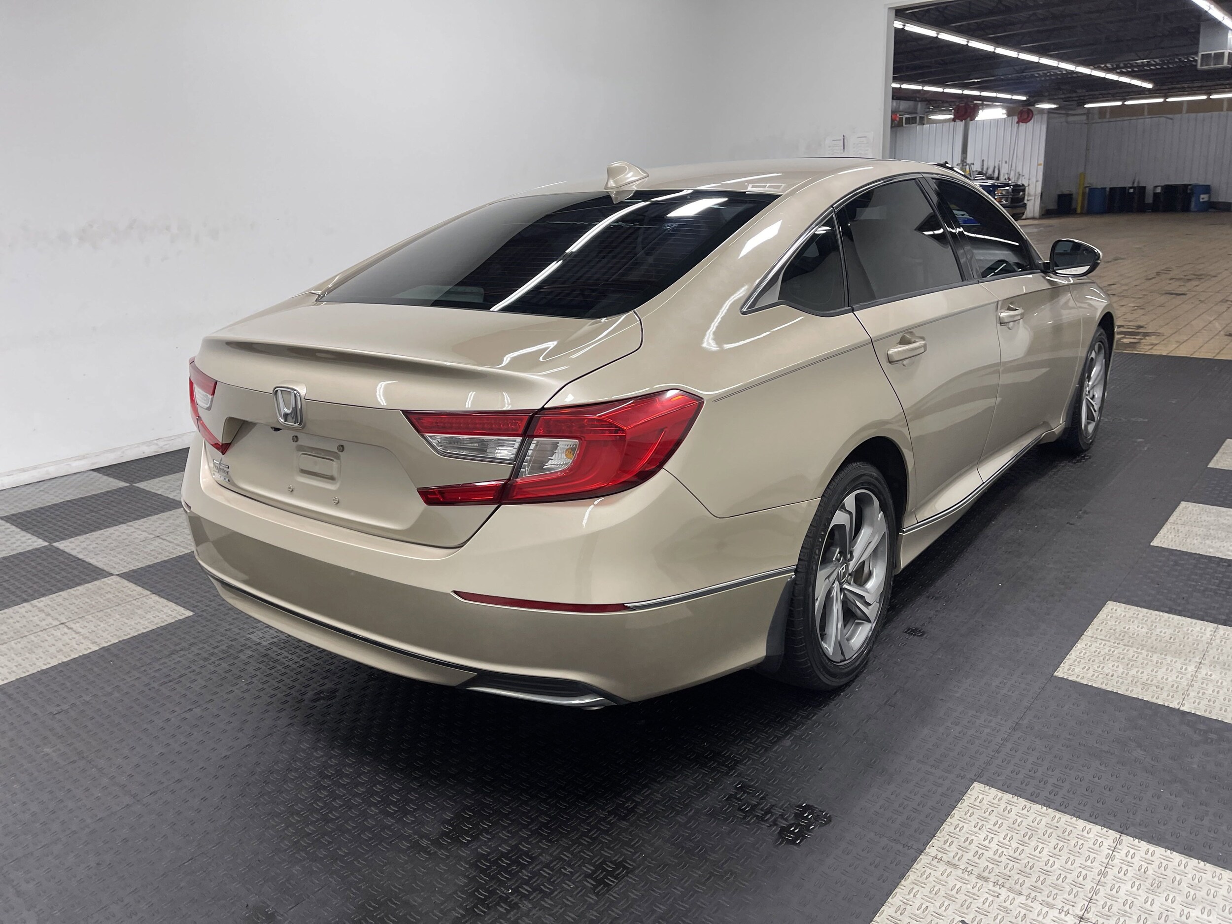 2018 Honda Accord EX-L 1.5T photo 3