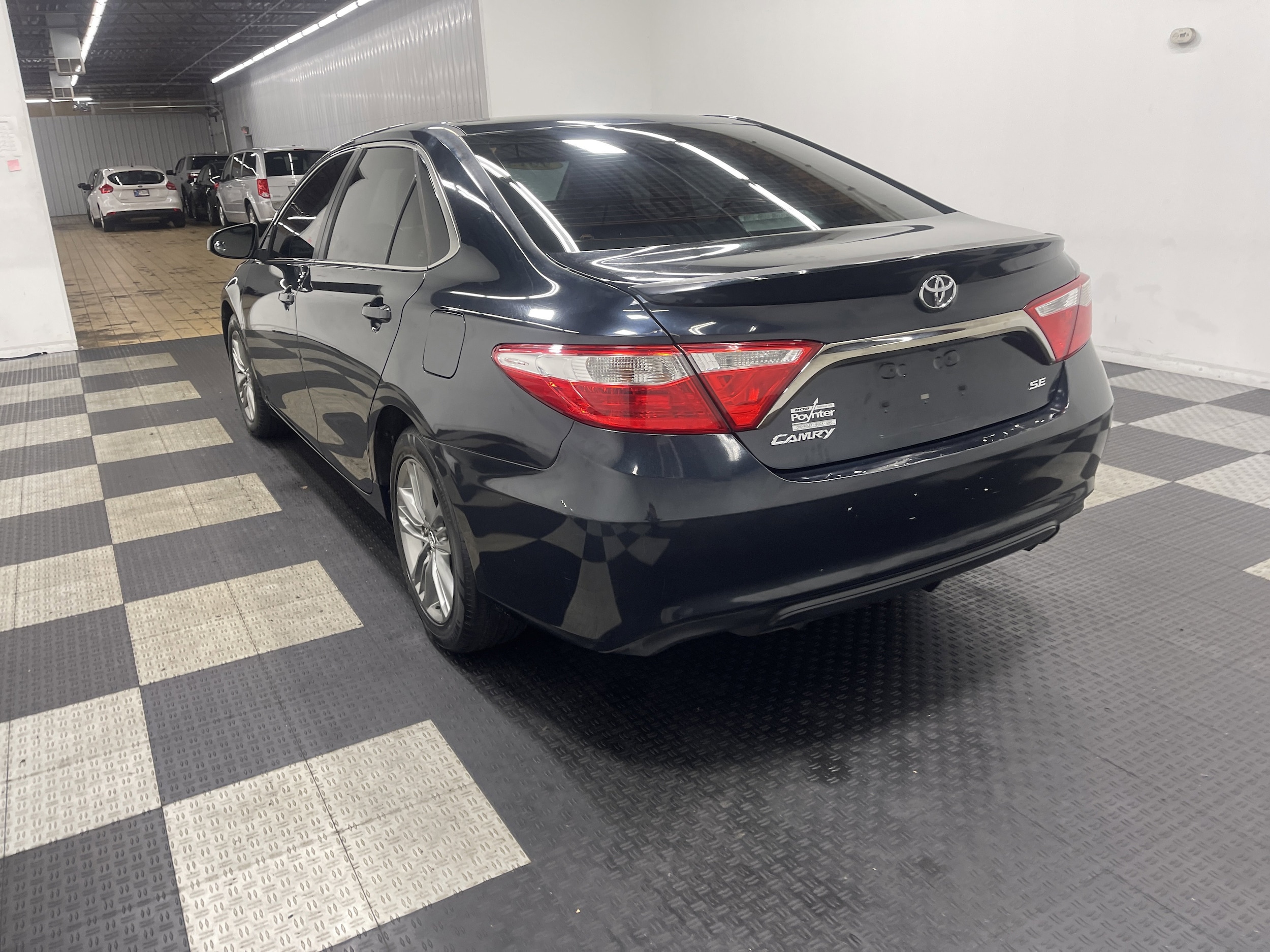 Used 2015 Toyota Camry SE with VIN 4T1BF1FK5FU959672 for sale in Seymour, IN