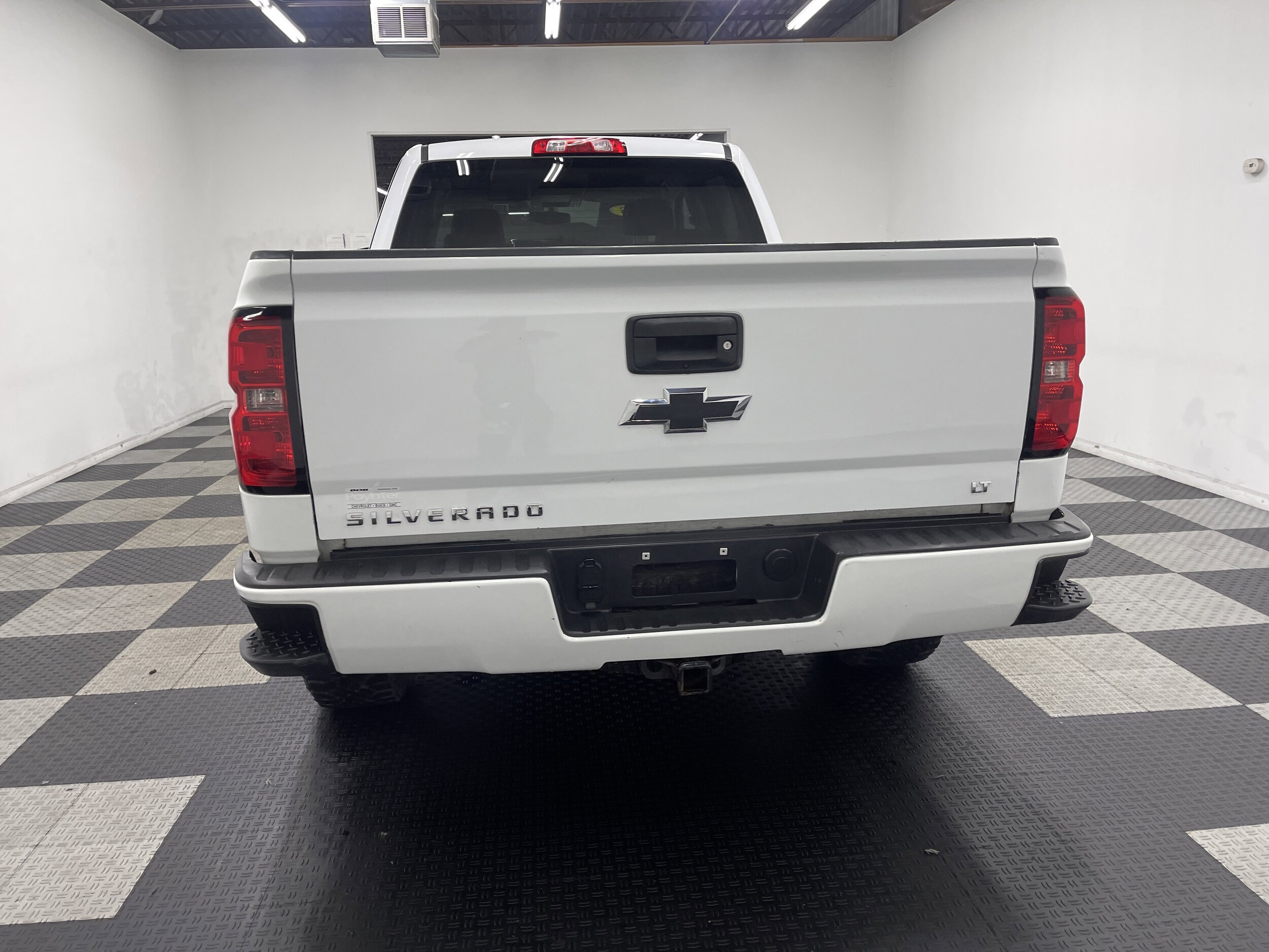 2018 Chevrolet Silverado 1500 LT photo 3