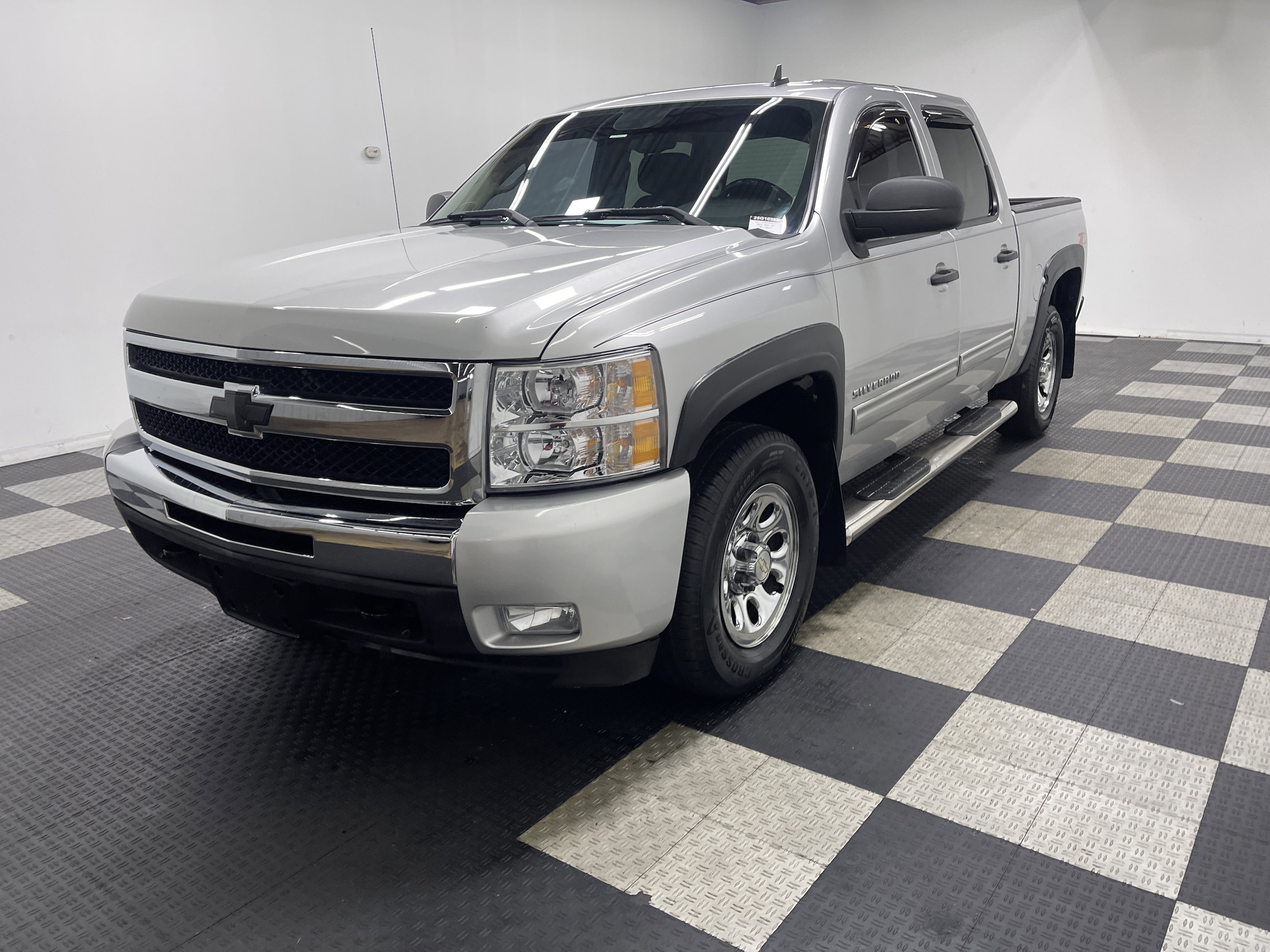 Used 2011 Chevrolet Silverado 1500 LT with VIN 1GCPKSE33BF179013 for sale in Seymour, IN