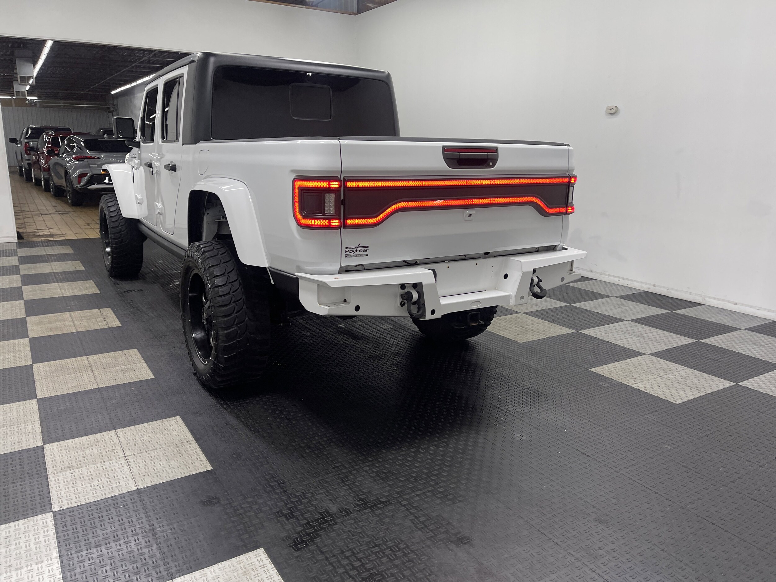 2021 Jeep Gladiator Overland photo 2