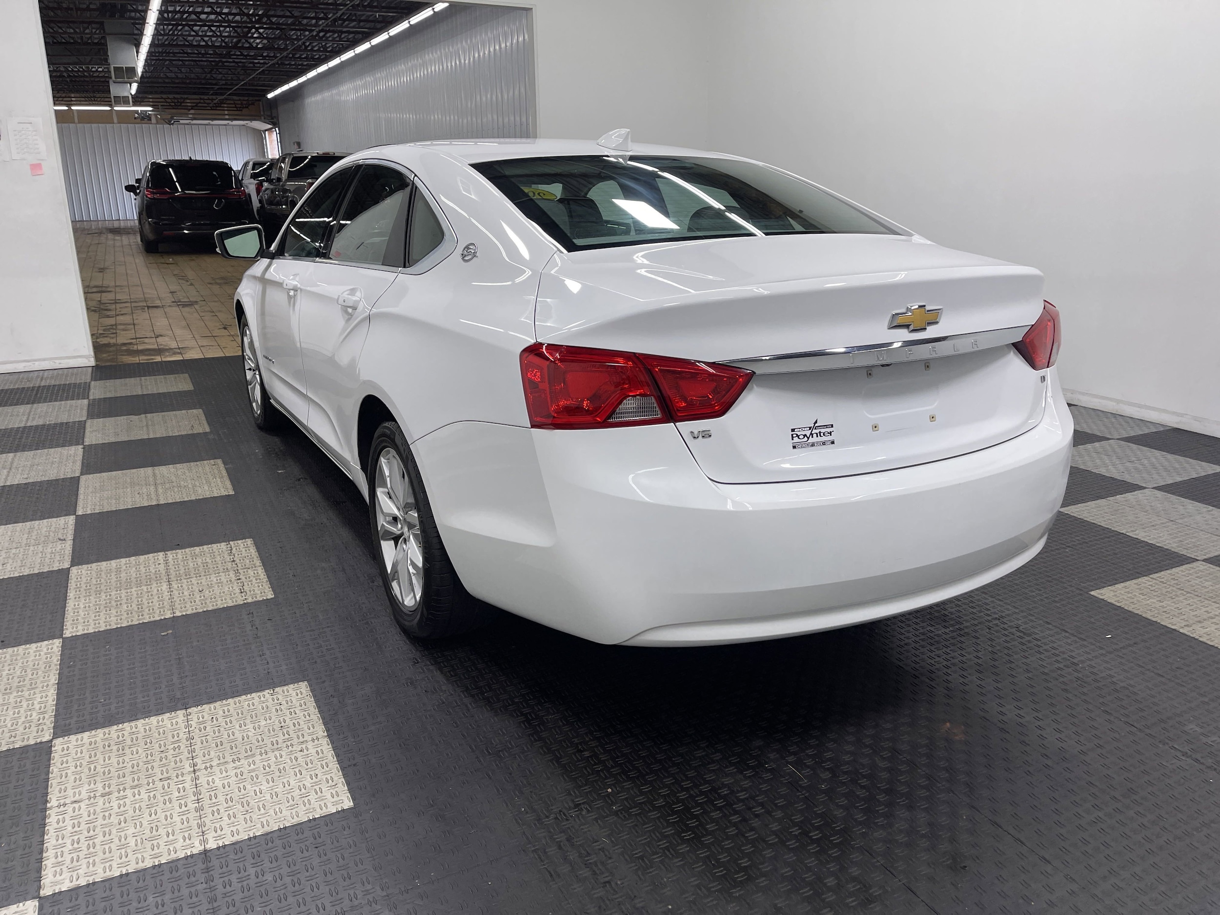 Used 2019 Chevrolet Impala 1LT with VIN 1G11Z5S35KU120539 for sale in Seymour, IN