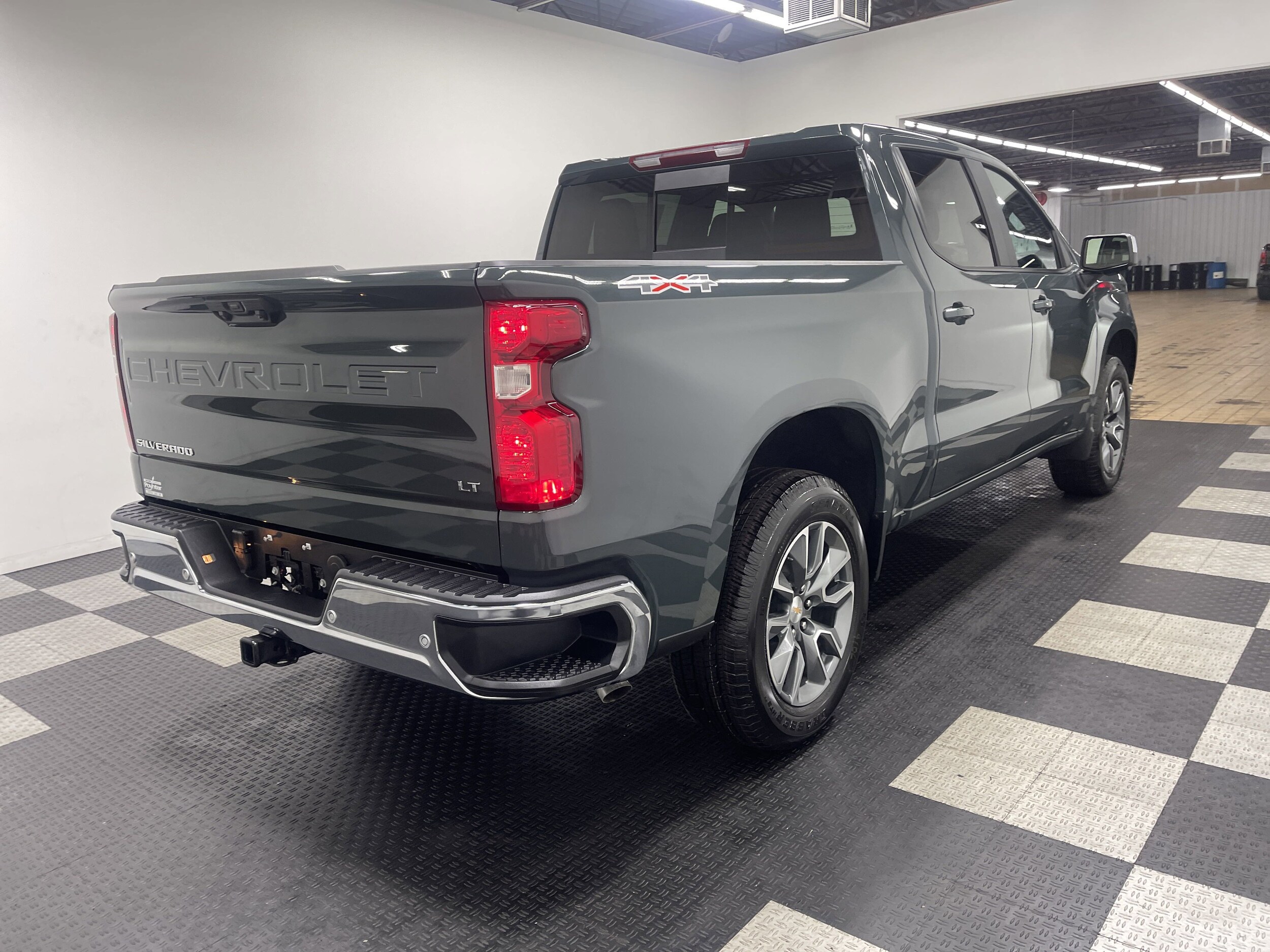 2025 Chevrolet Silverado 1500 LT photo 3